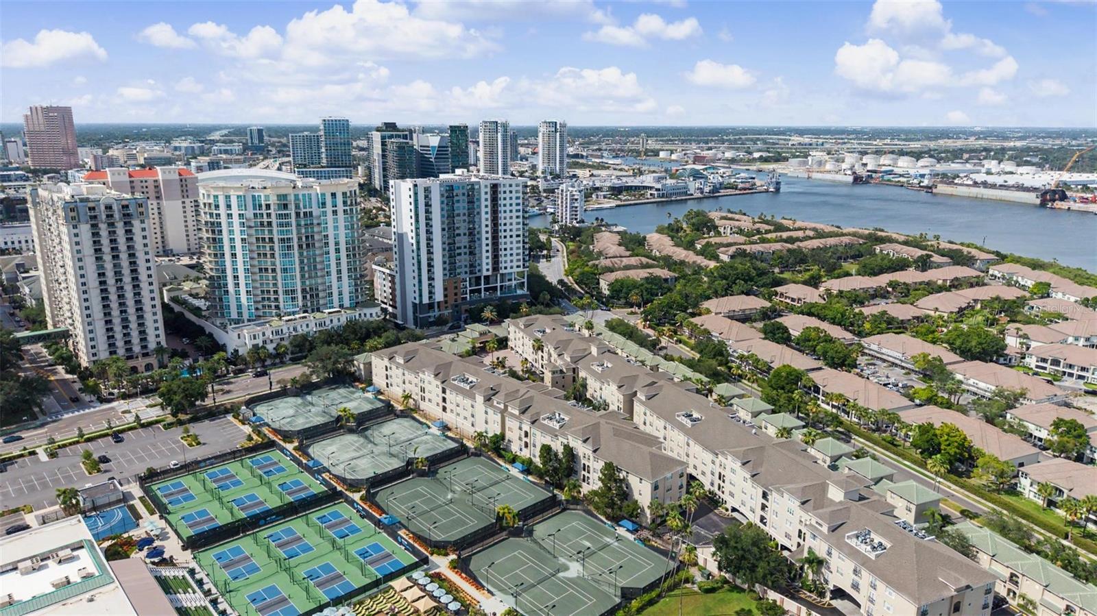 HARBOUR PLACE CITY HOMES A CON - Residential
