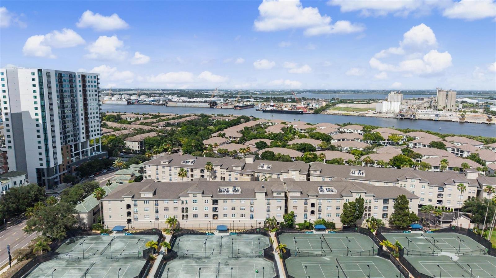HARBOUR PLACE CITY HOMES A CON - Residential