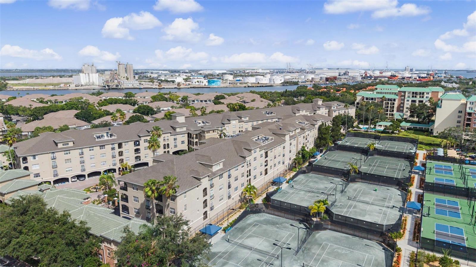 HARBOUR PLACE CITY HOMES A CON - Residential