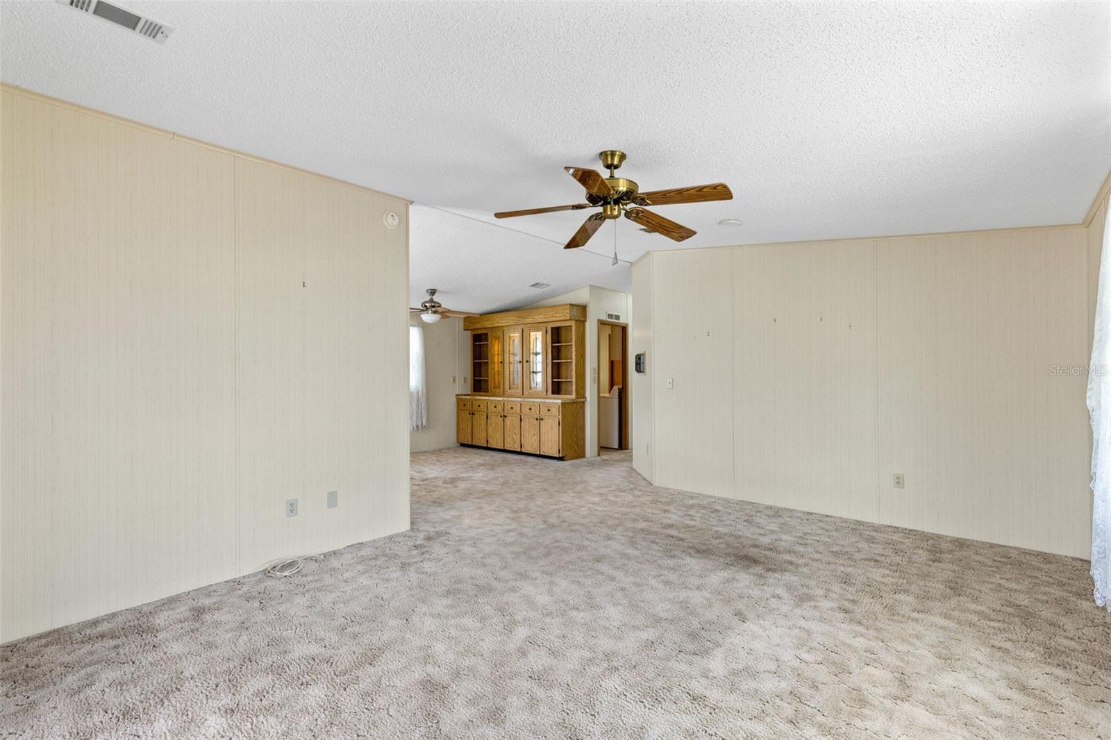 TAVARES FOX RUN MOBILE HOME - Residential