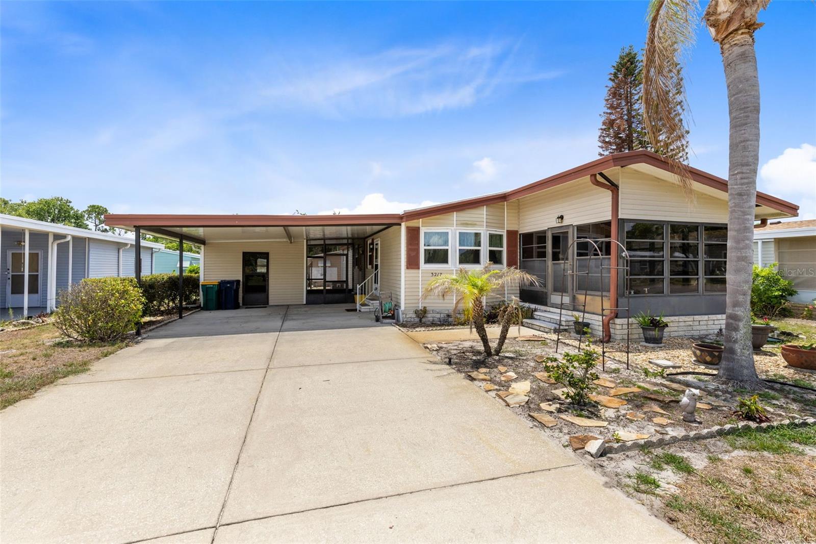 TAVARES FOX RUN MOBILE HOME - Residential