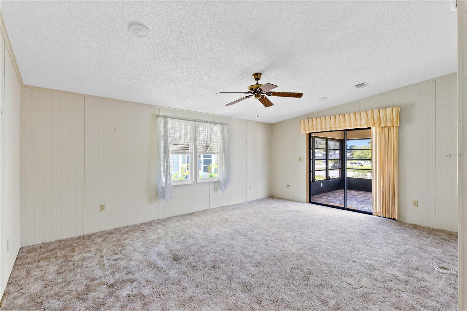 TAVARES FOX RUN MOBILE HOME - Residential