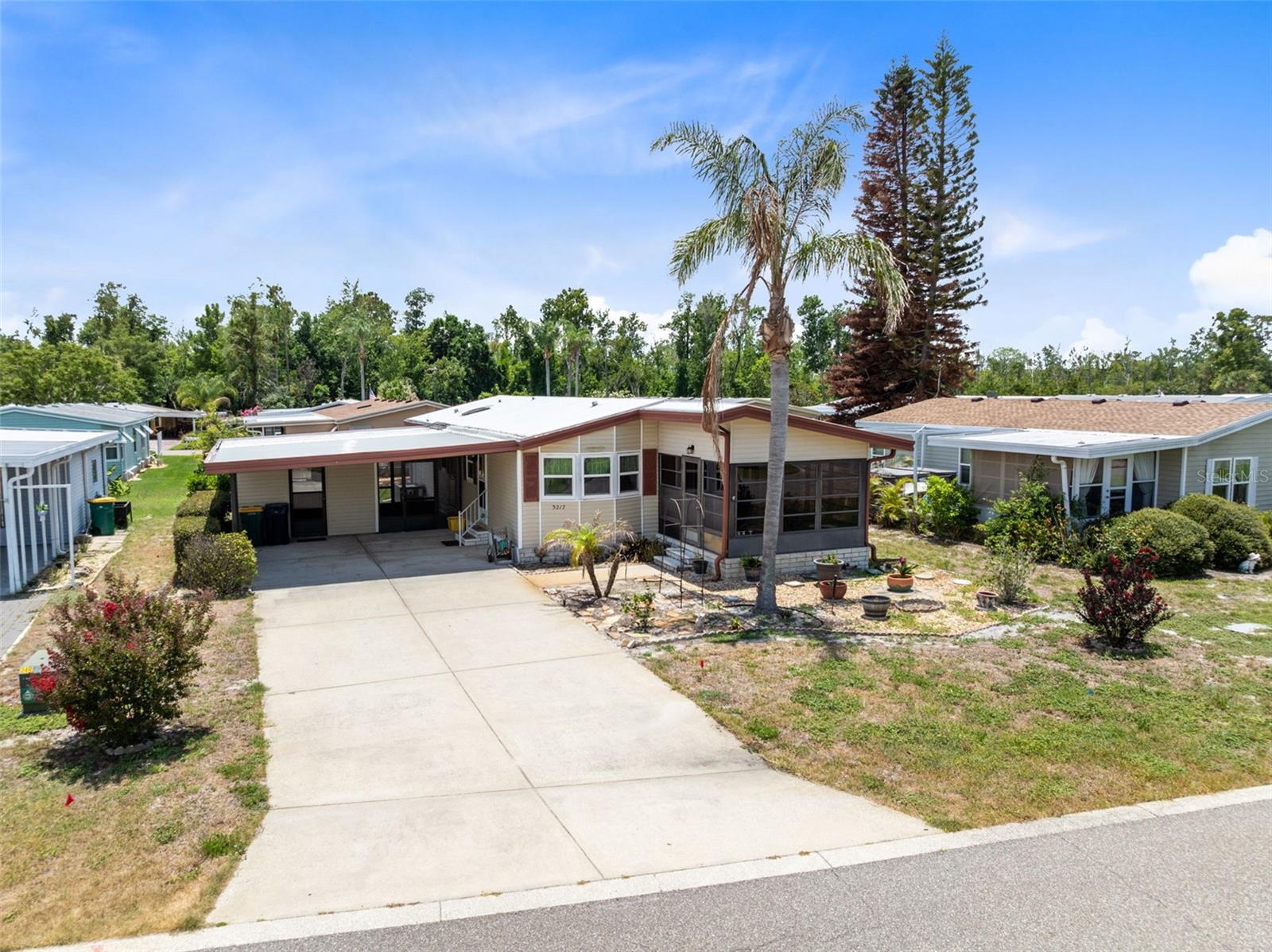 TAVARES FOX RUN MOBILE HOME - Residential