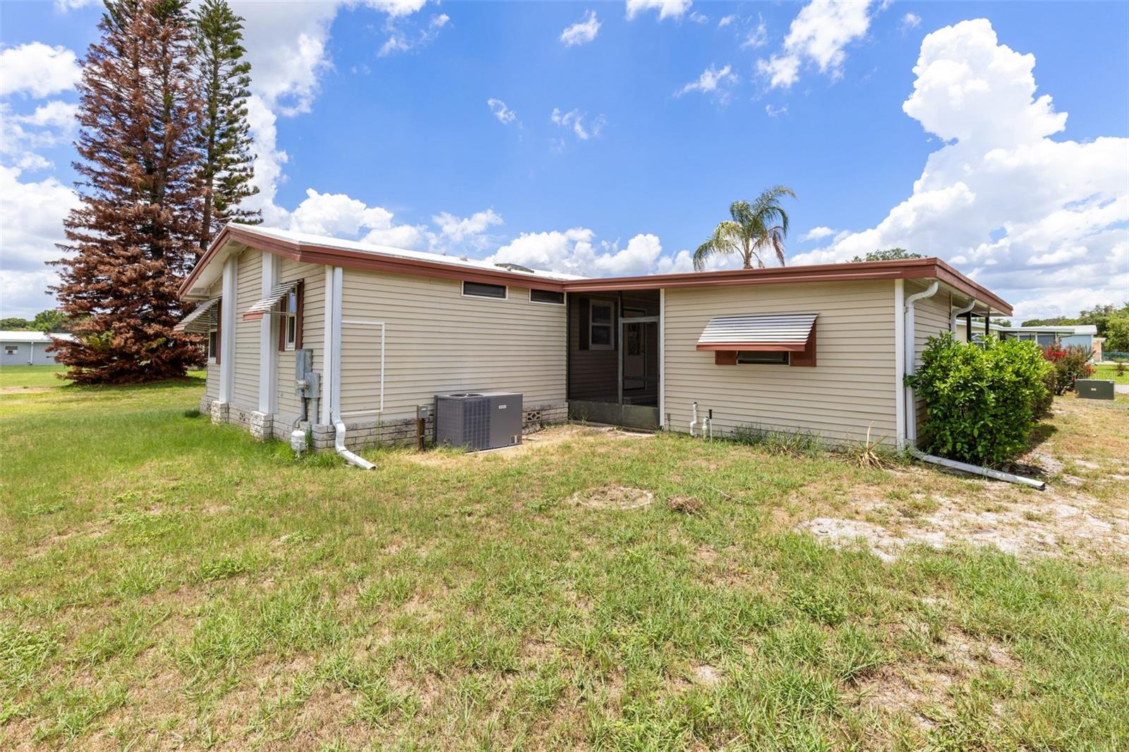 TAVARES FOX RUN MOBILE HOME - Residential