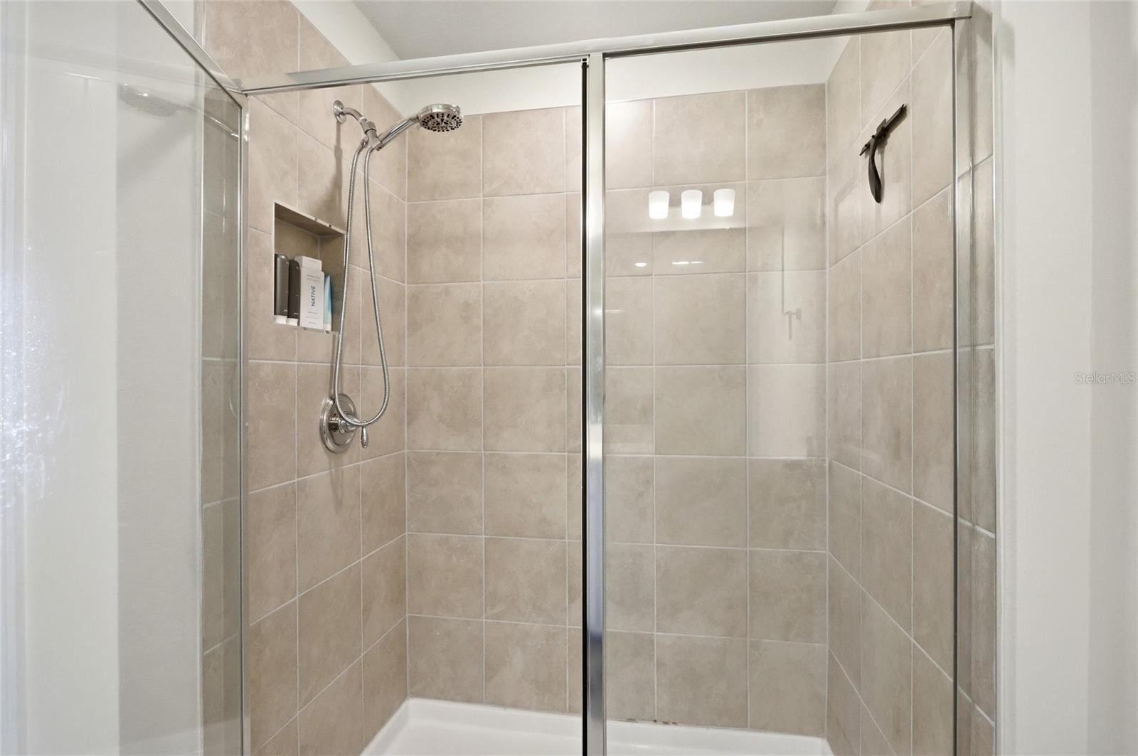 EVERBE PHASE 1A - Residential Lease