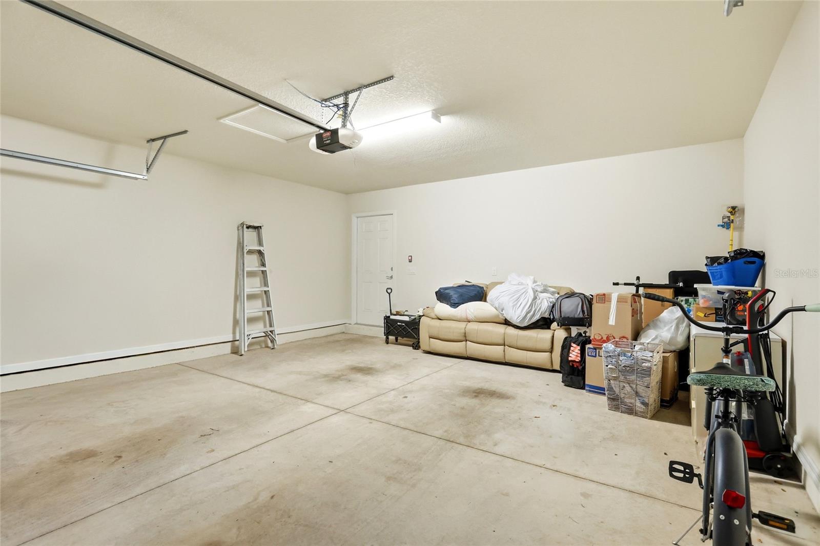 EVERBE PHASE 1A - Residential Lease