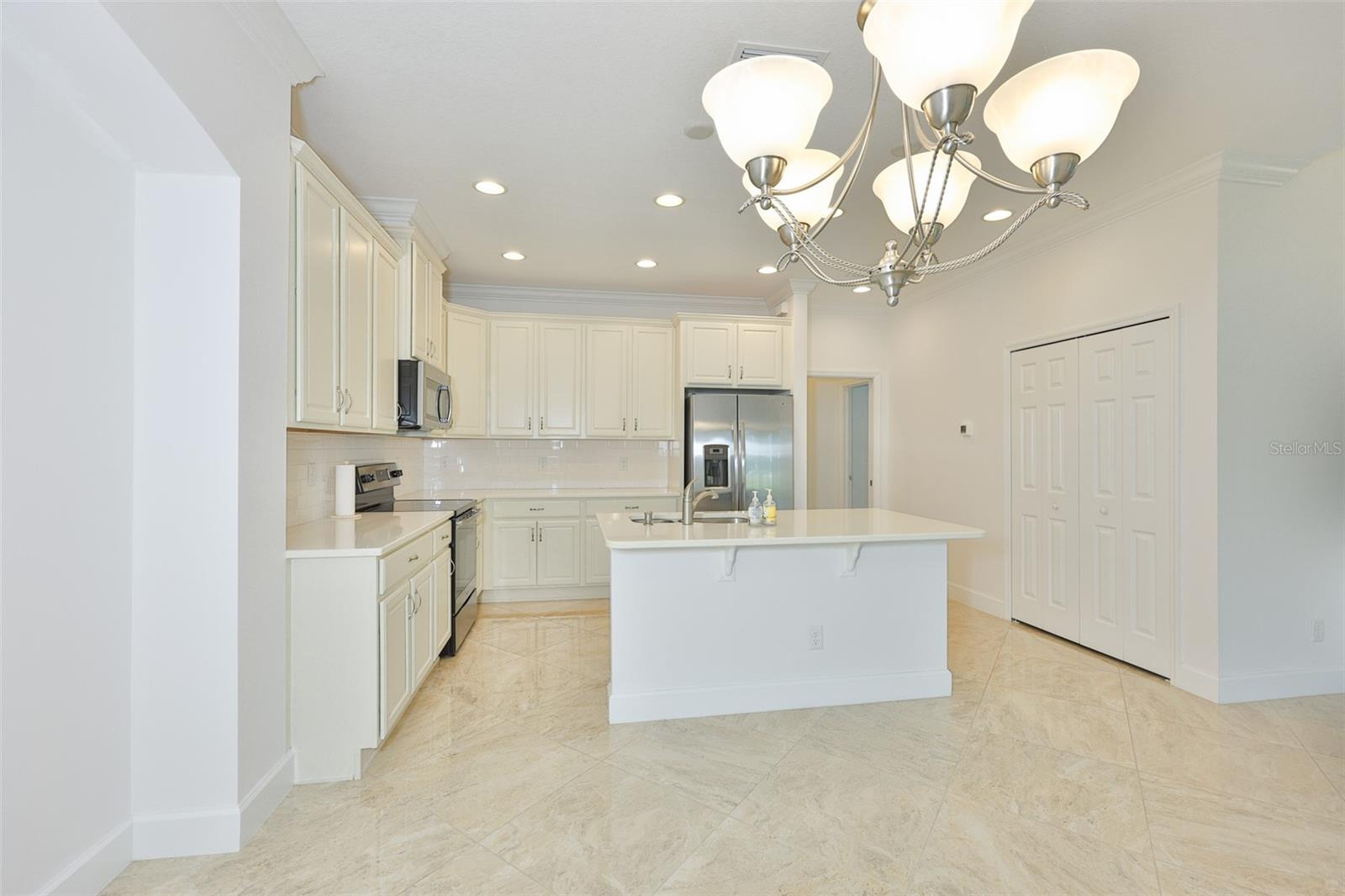 SUN CITY CENTER UNIT 274 & 2 - Residential