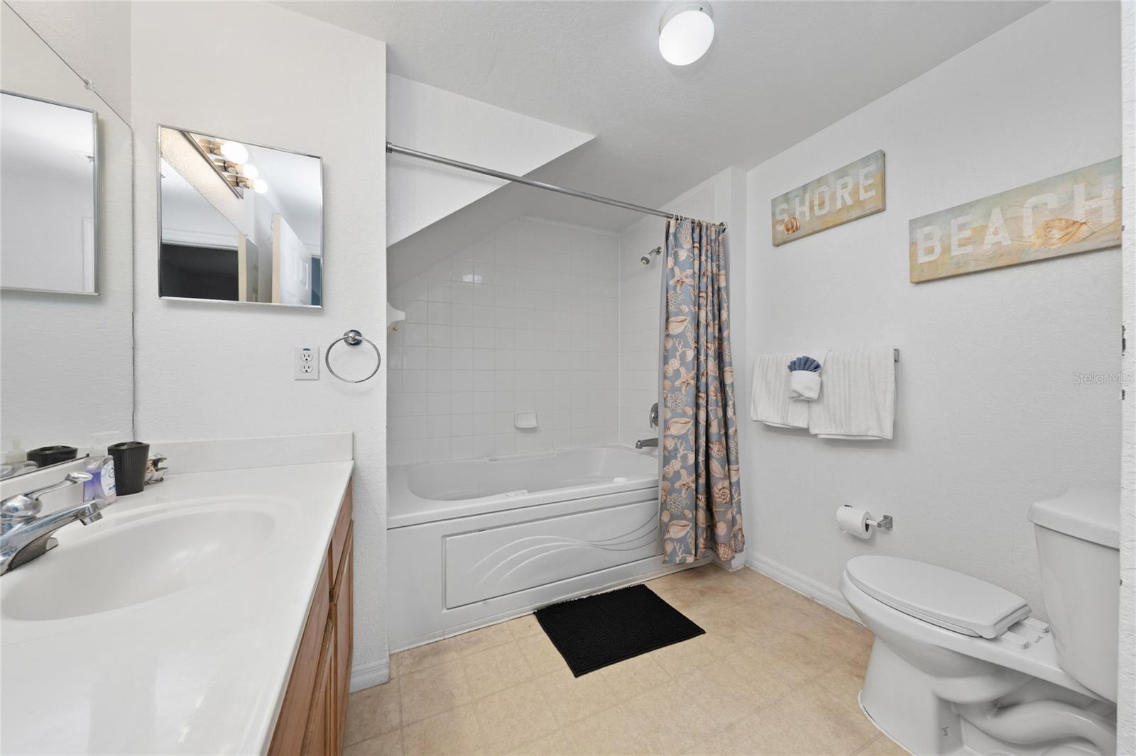 VENETIAN BAY VILLAGE CONDO PH 3 - Residential