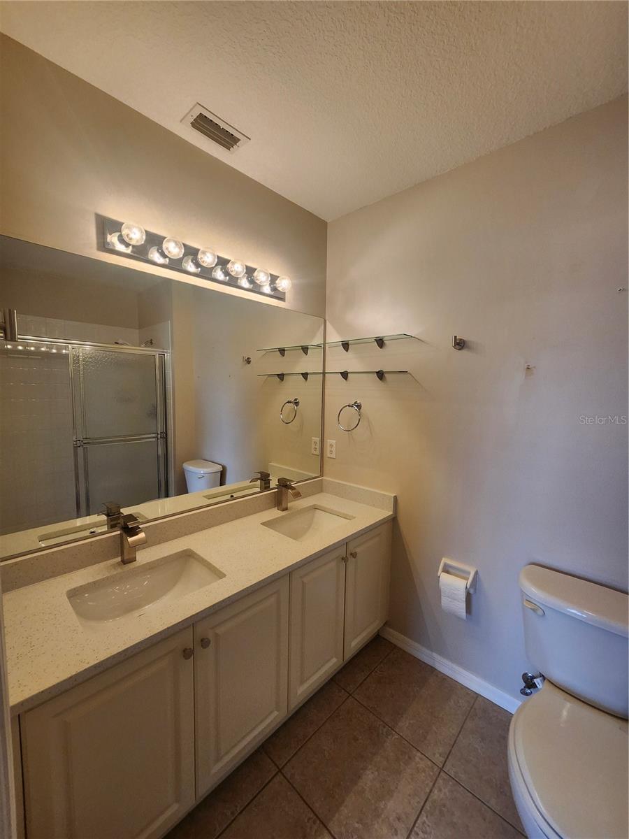 LAKE VIEW II/HERITAGE LAKE PARK - Residential Lease