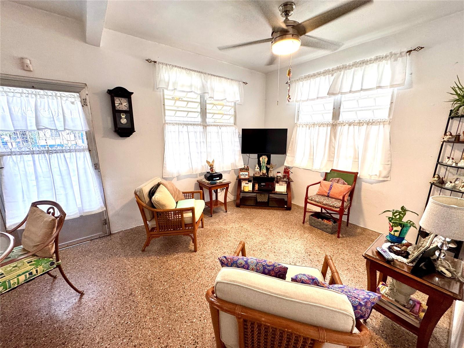 SANTA JUANITA - Residential