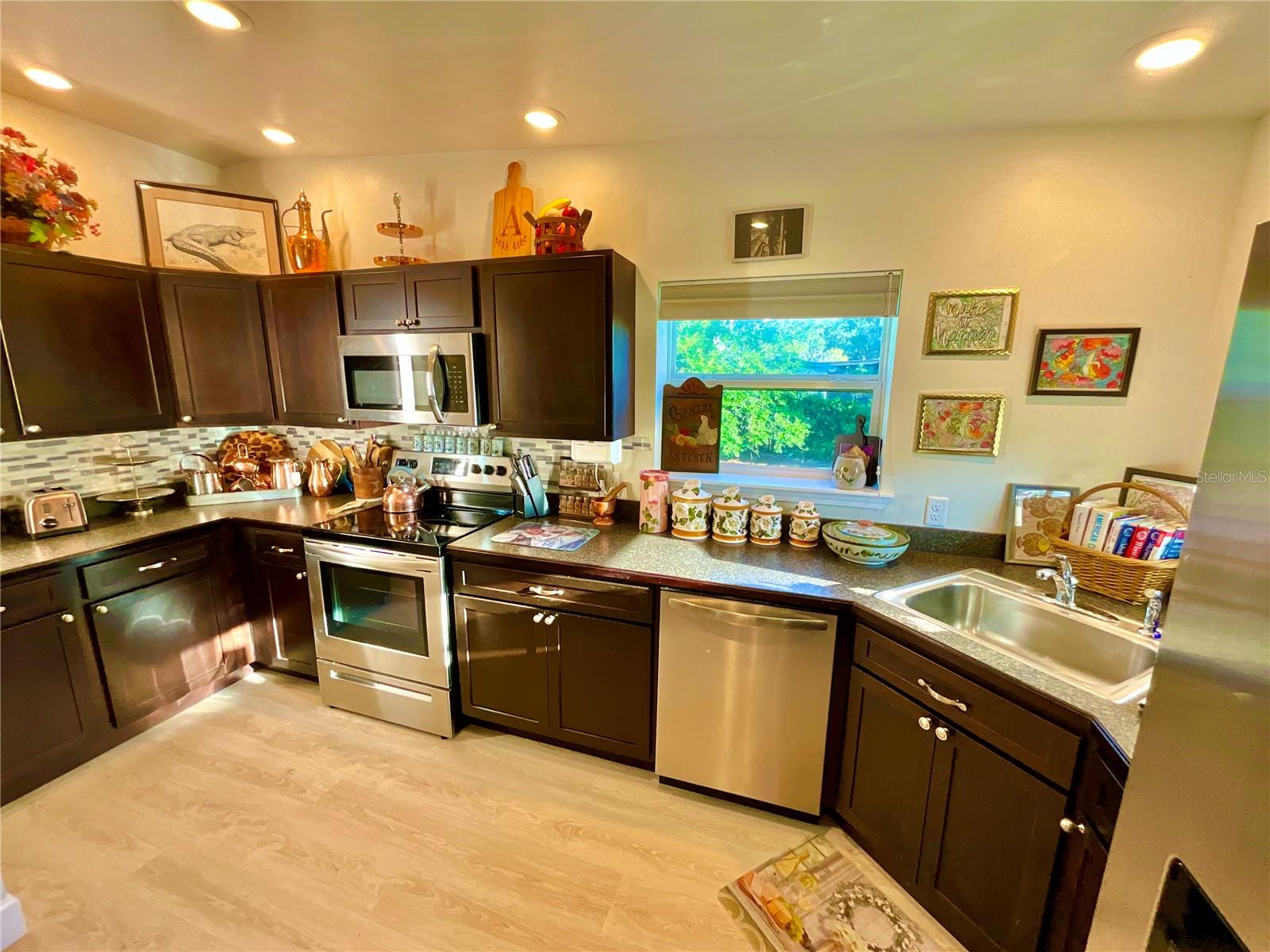 SEMINOLE RIDGE #7 - Residential