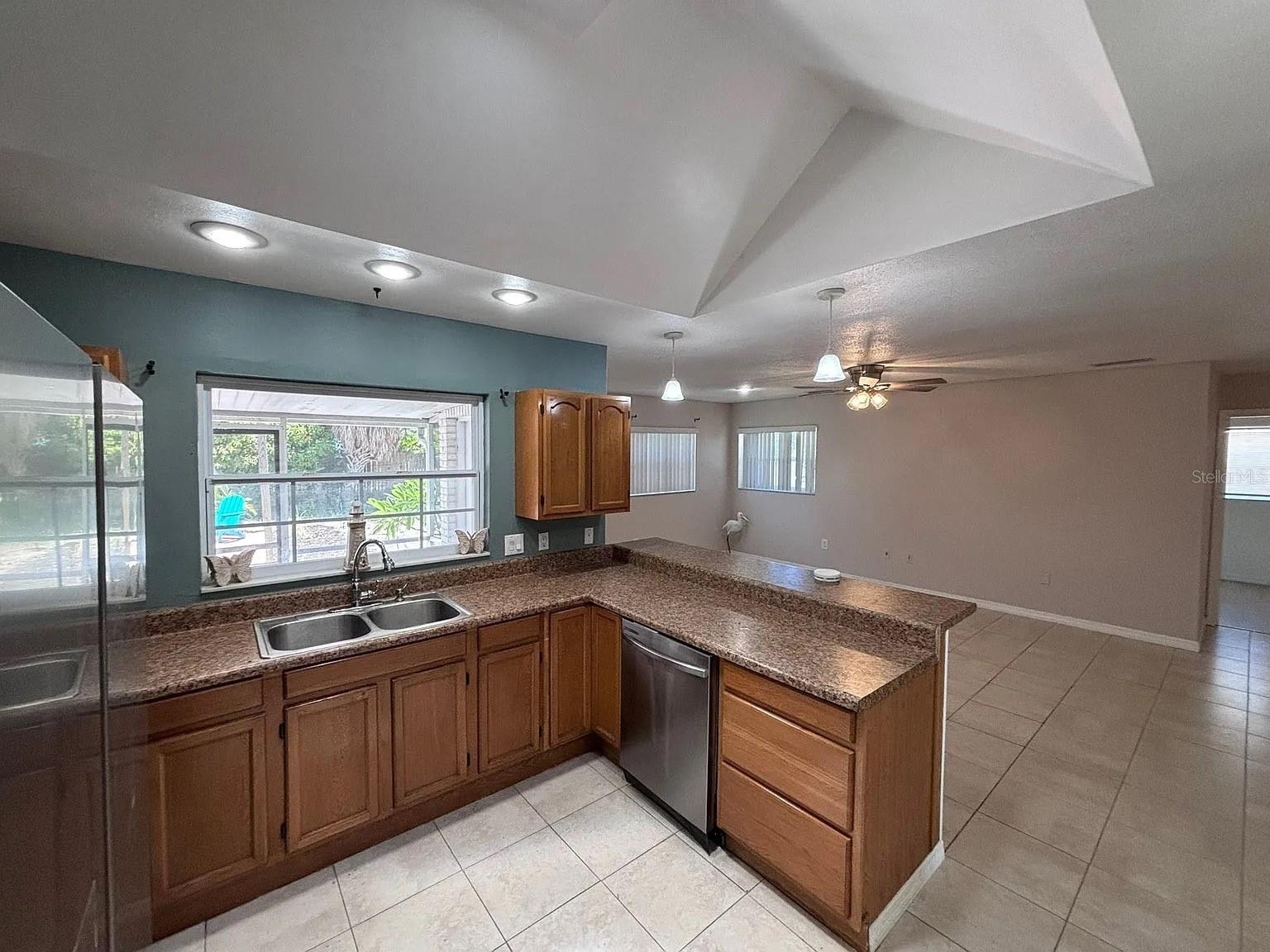 SHAWS POINT FIRST ADD - Residential Lease