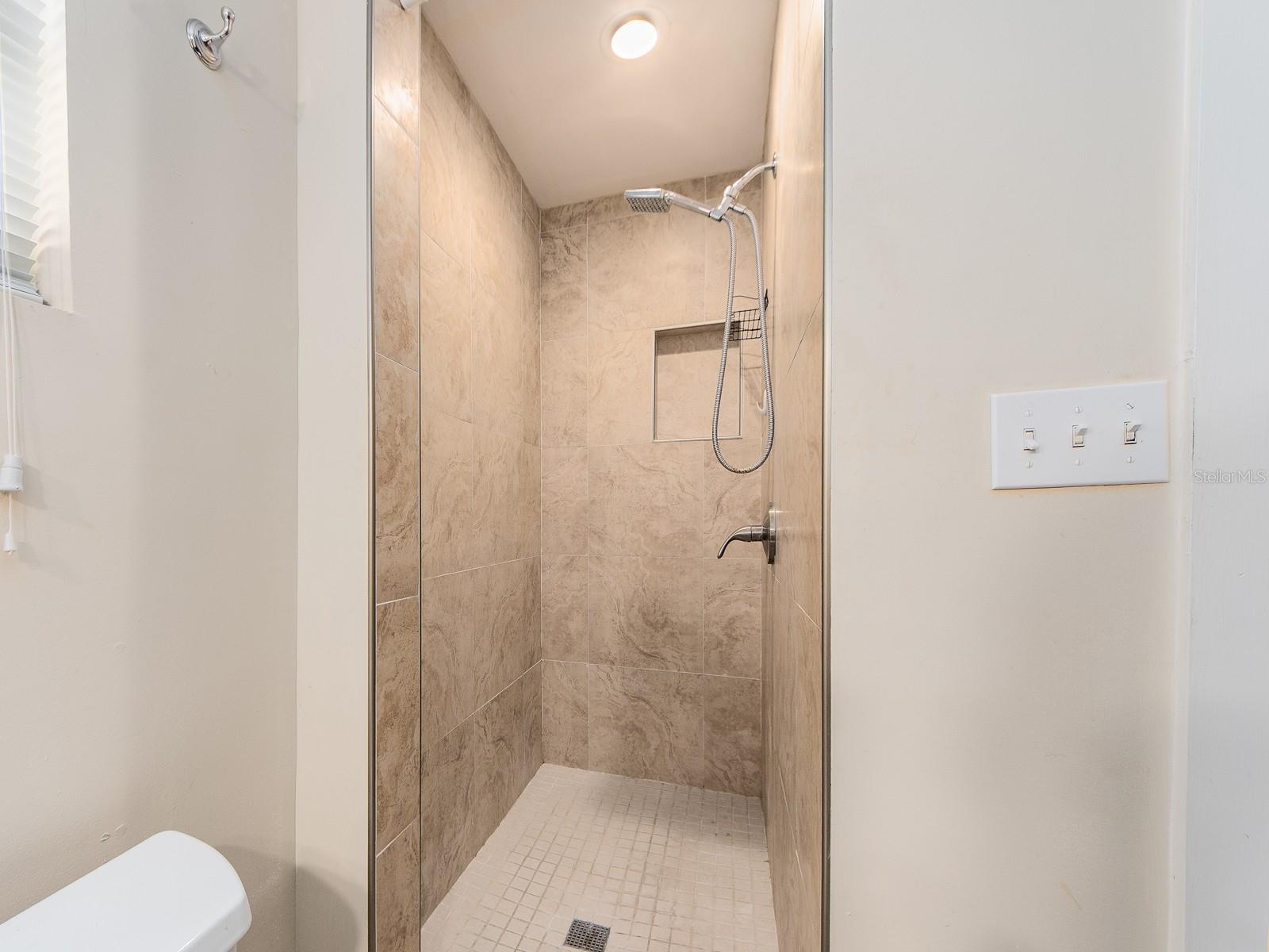 BELLEAIR MANOR UNIT 1 & 2 - Residential Lease