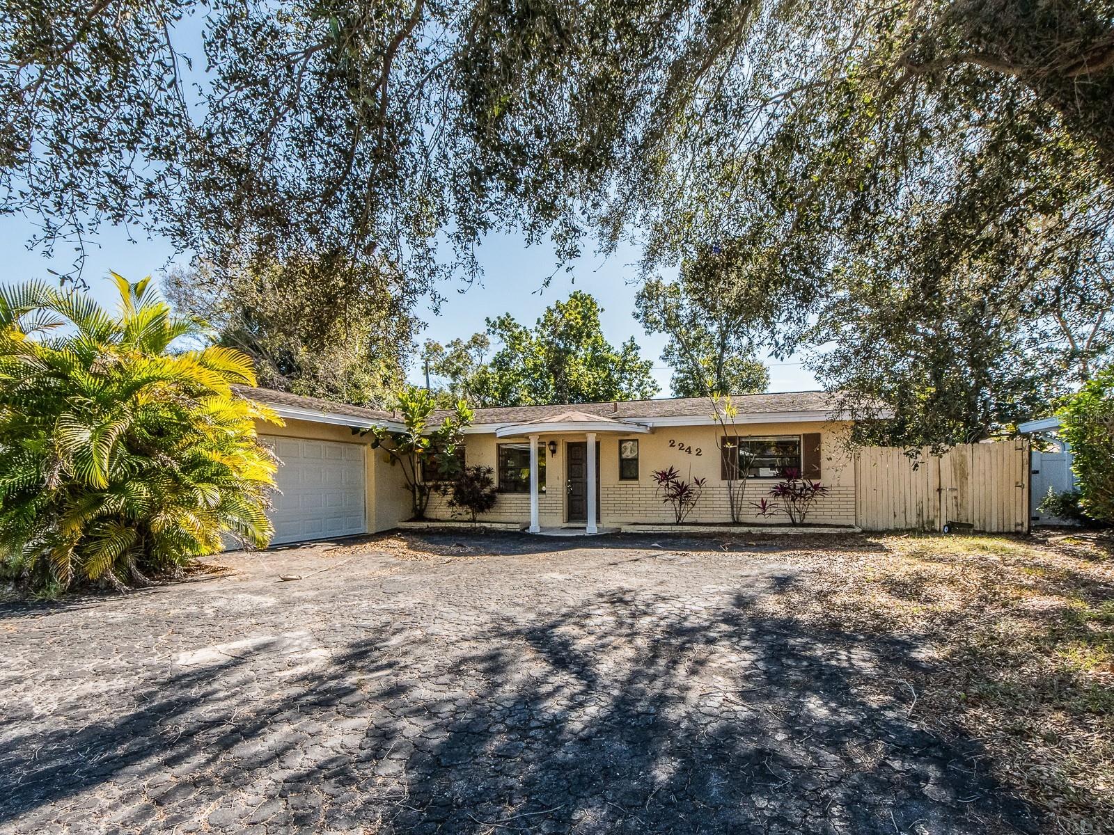 BELLEAIR MANOR UNIT 1 & 2 - Residential Lease