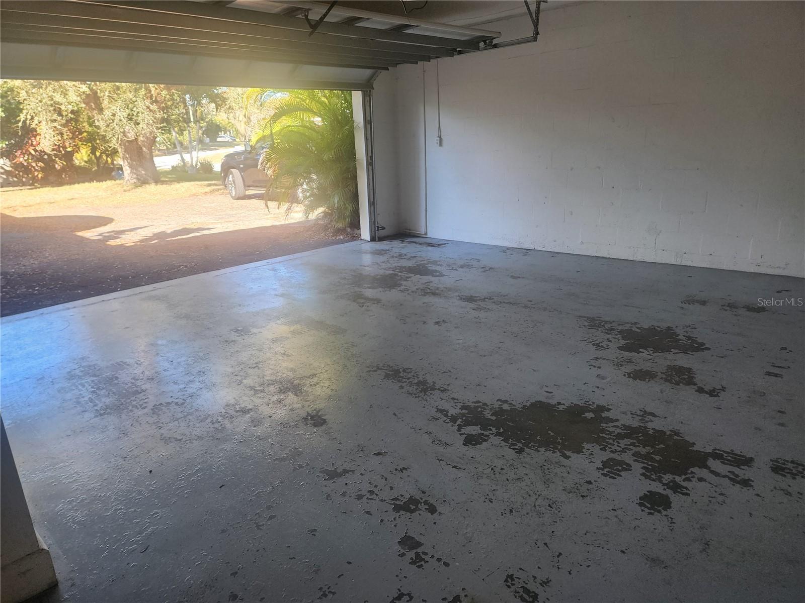 BELLEAIR MANOR UNIT 1 & 2 - Residential Lease