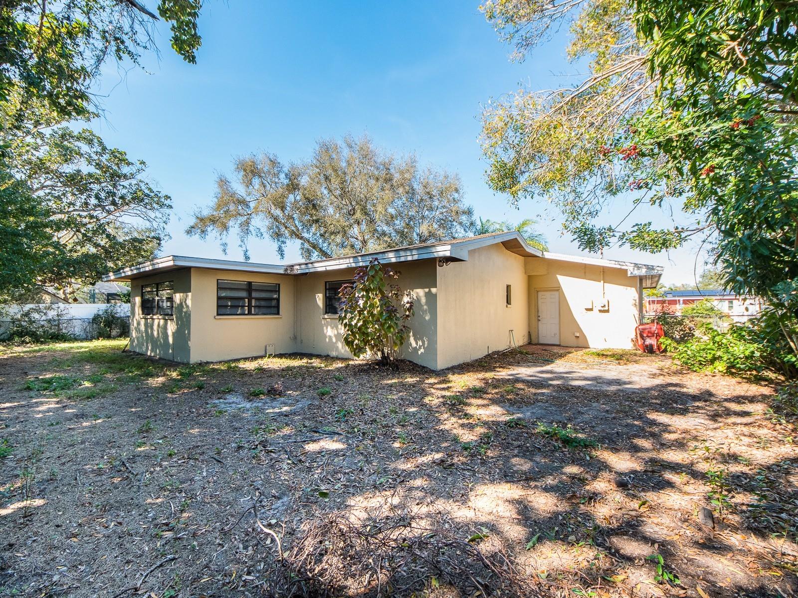 BELLEAIR MANOR UNIT 1 & 2 - Residential Lease