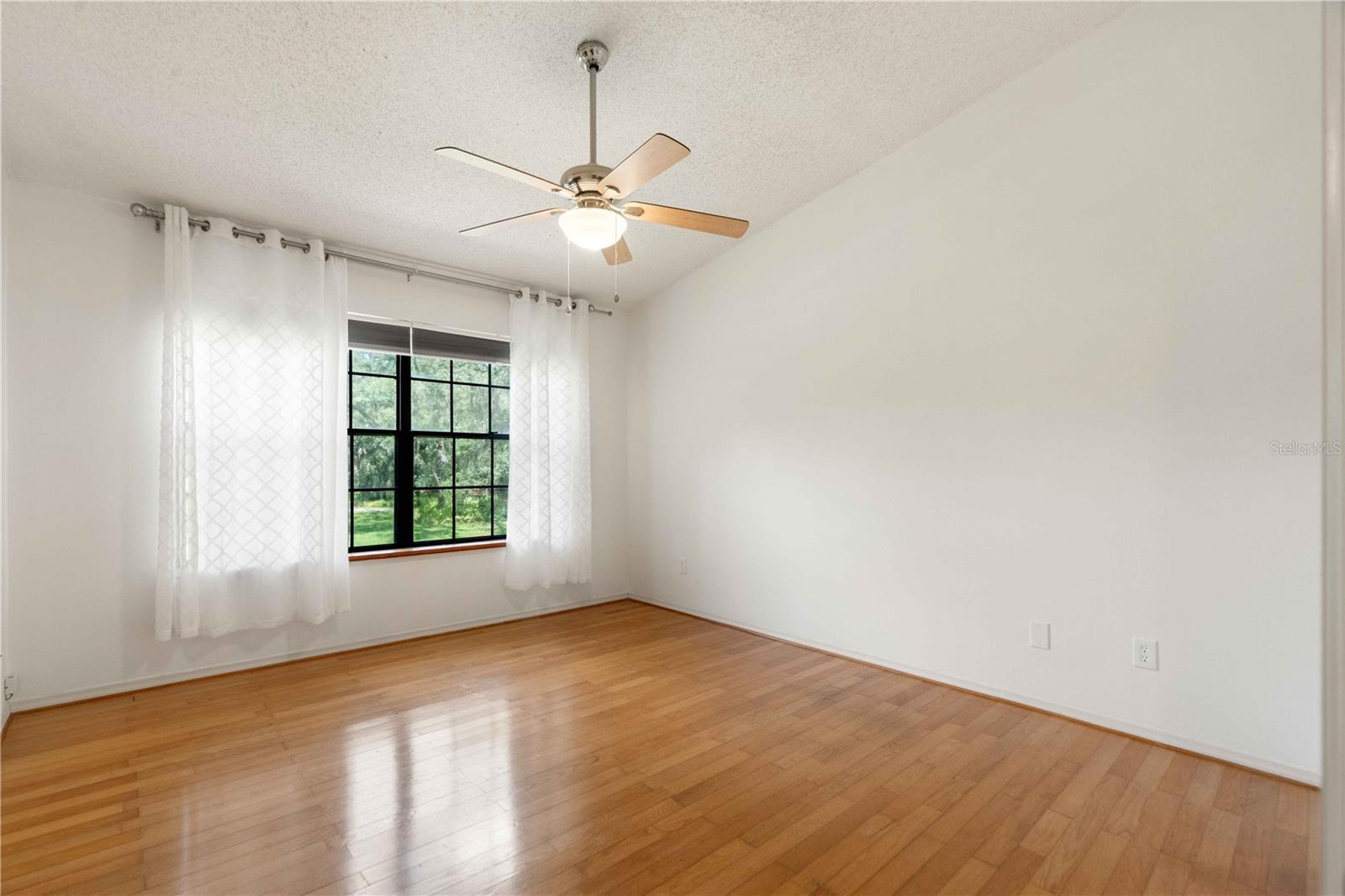 FAIRCREST I CONDO - Residential