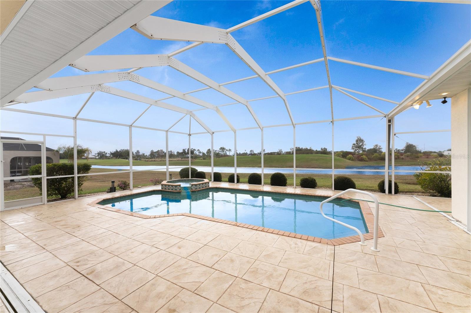 KINGS CROSSING - Residential