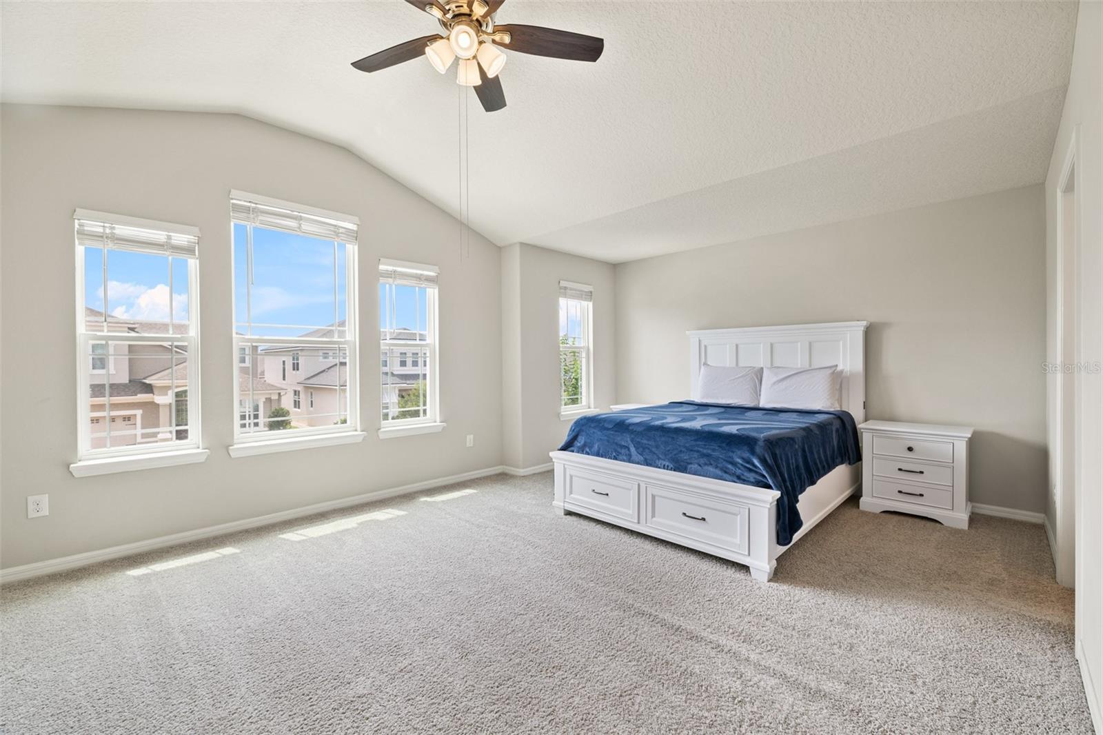 TAPESTRY-PH 4 - Residential