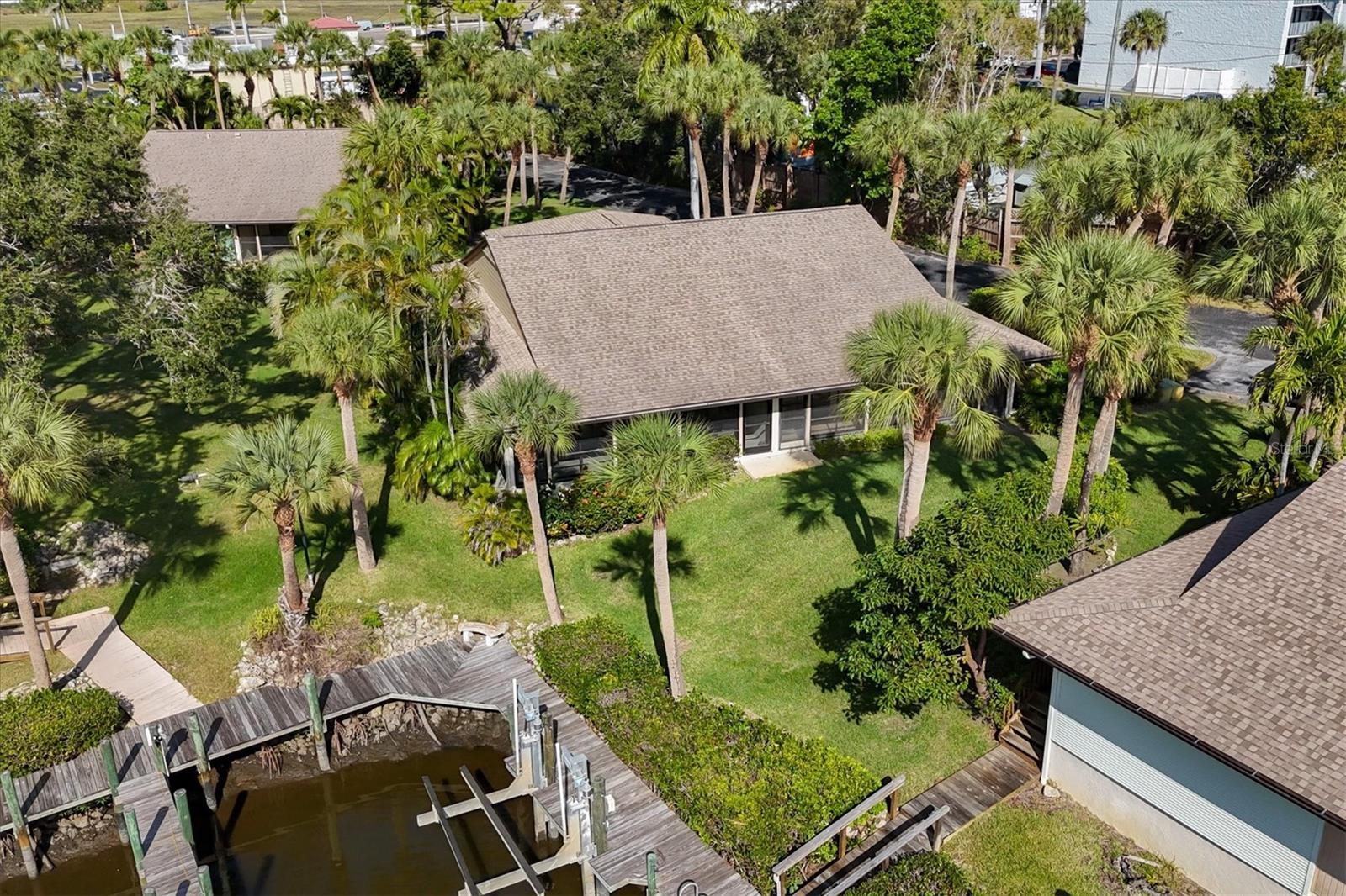 SCHOONER BAY - Residential