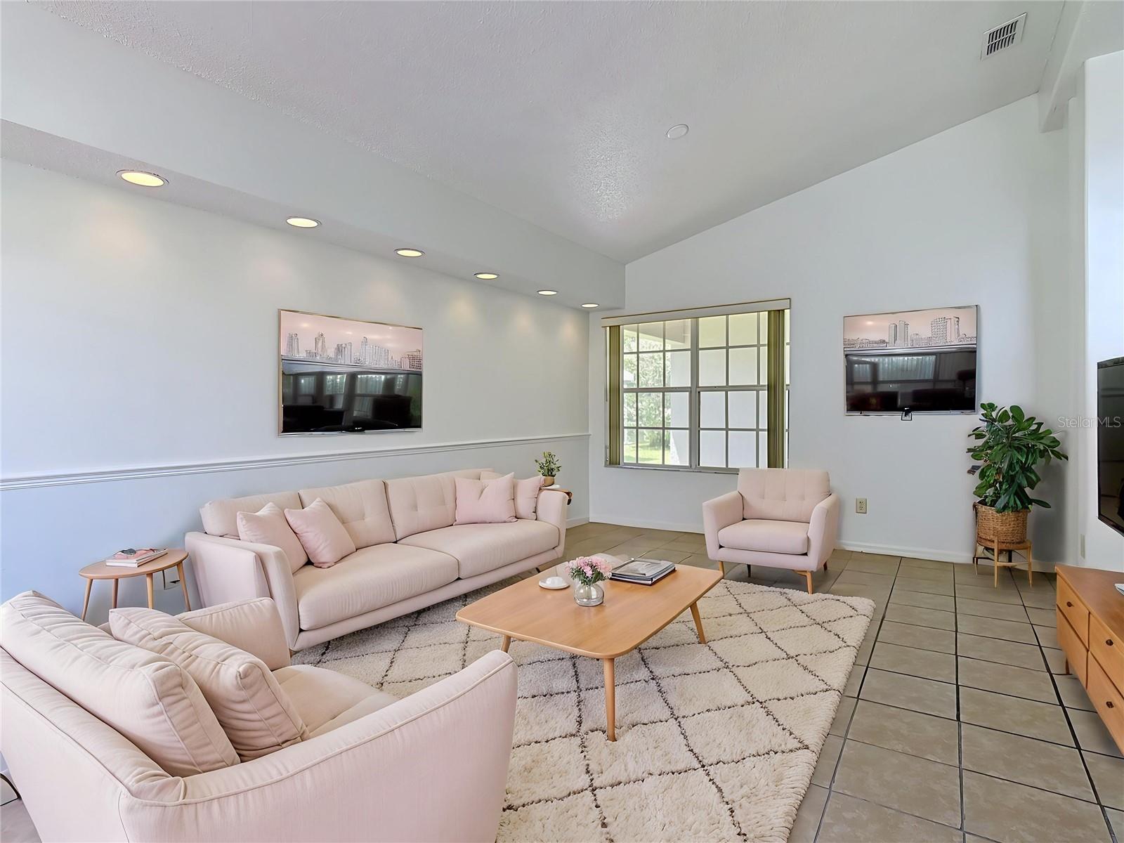 FLORIDA PINES - Residential