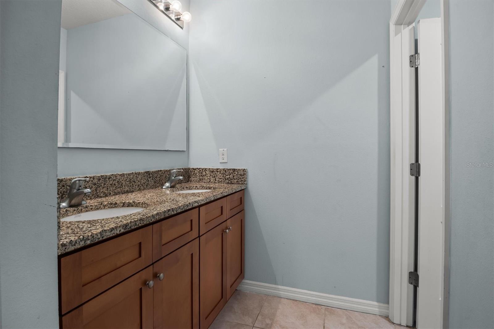 BRIDGEPORT LAKES PH 1 - Residential