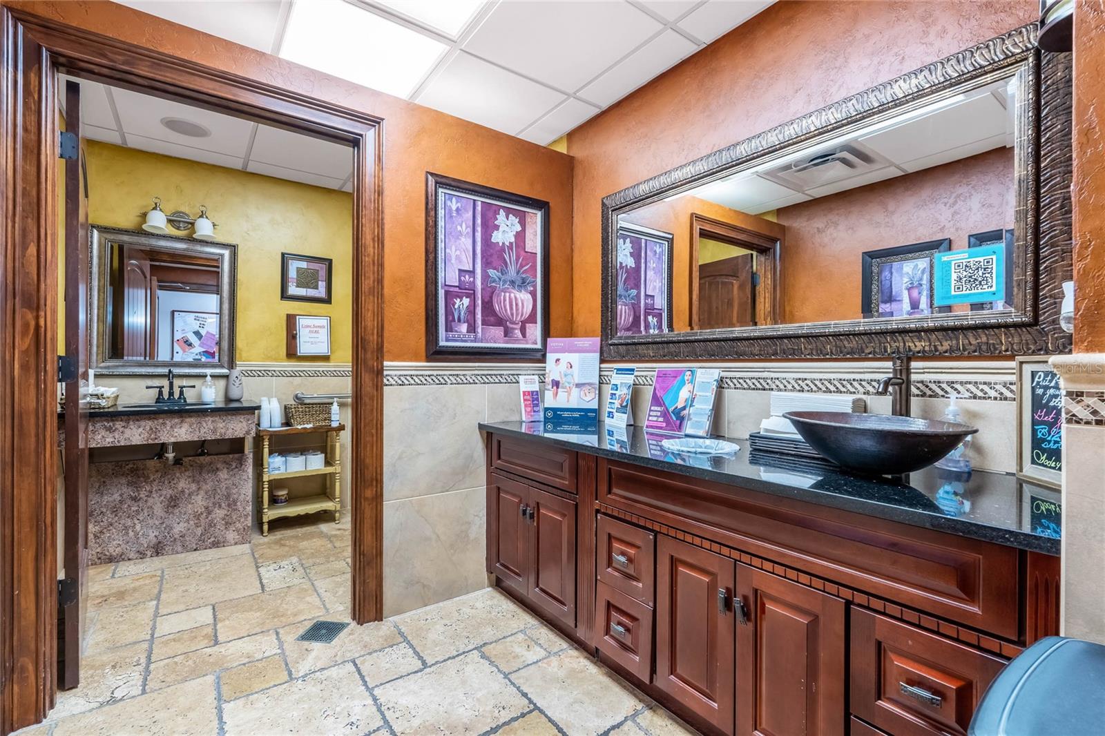 CLERMONT HANCOCK TOWNE CENTRE - Commercial Sale