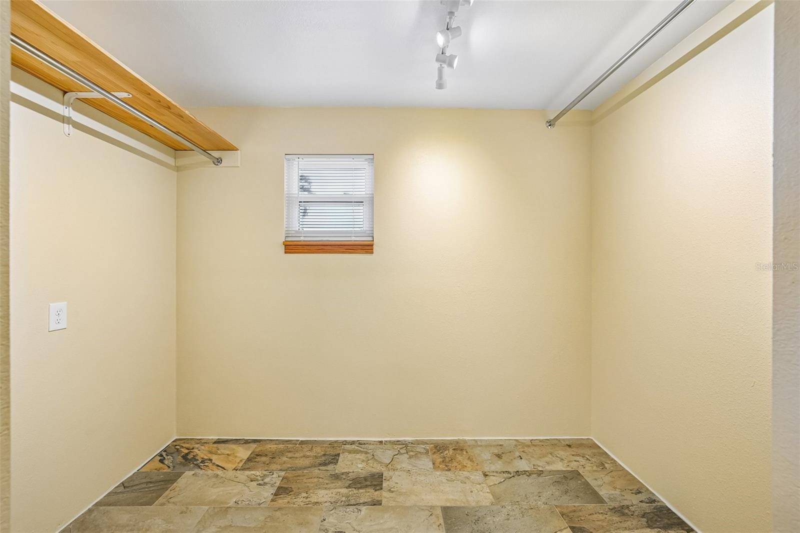 SUN PLAZA ISLES SEC 3 - Residential