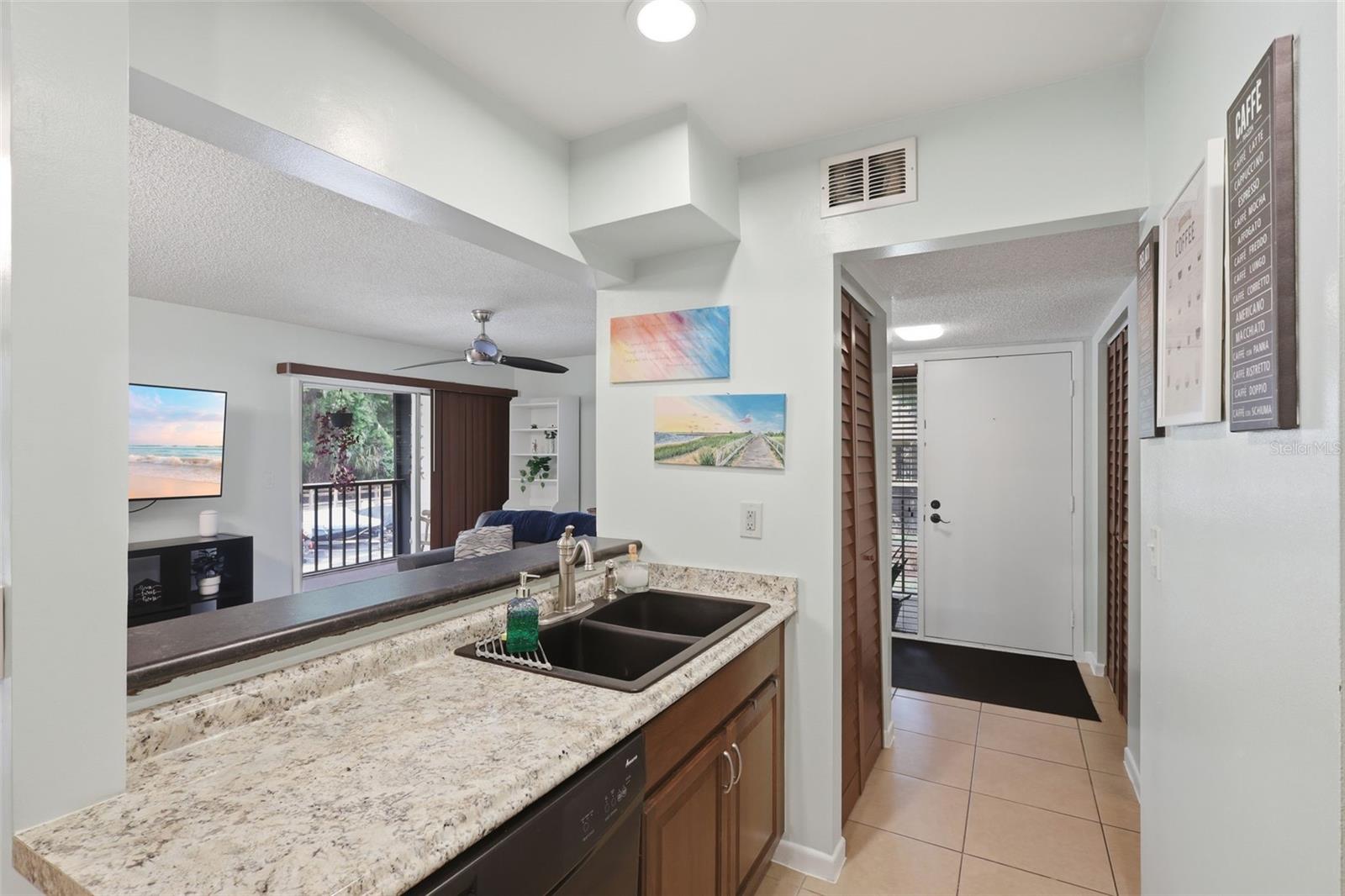 LAKESIDE CONDO APTS - Residential Lease