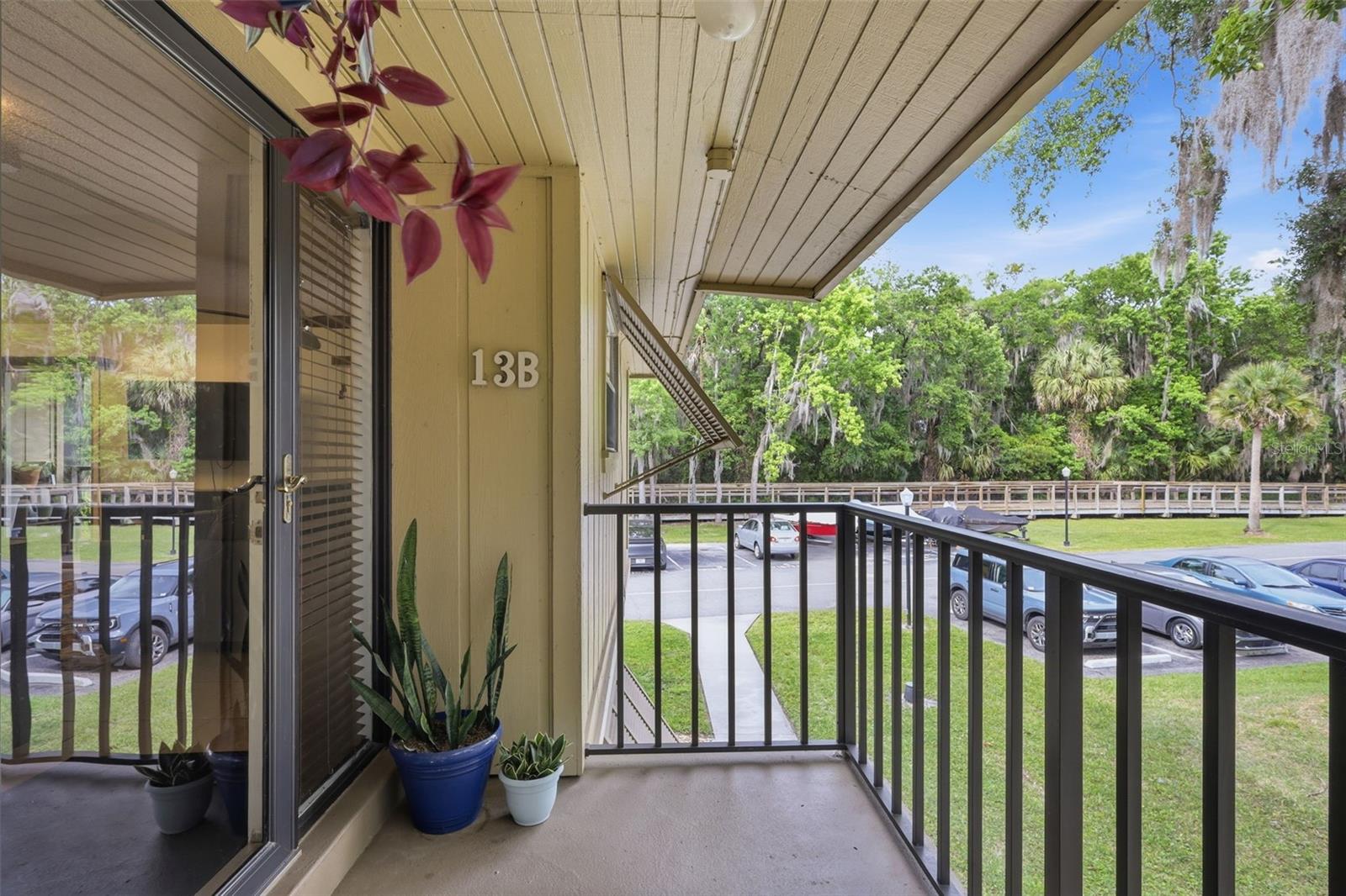 LAKESIDE CONDO APTS - Residential Lease