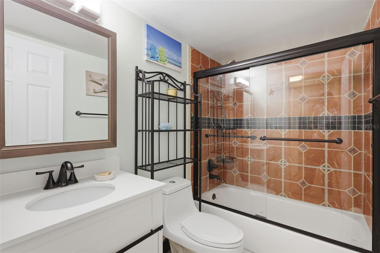 LAKESIDE CONDO APTS - Residential Lease