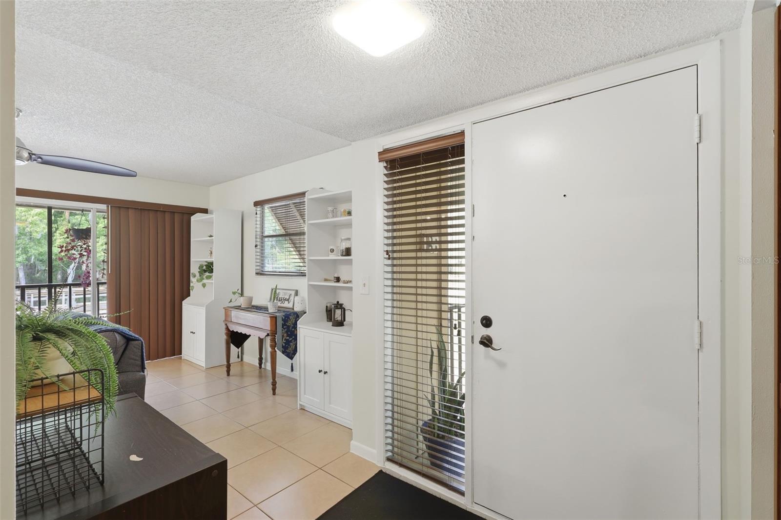 LAKESIDE CONDO APTS - Residential Lease