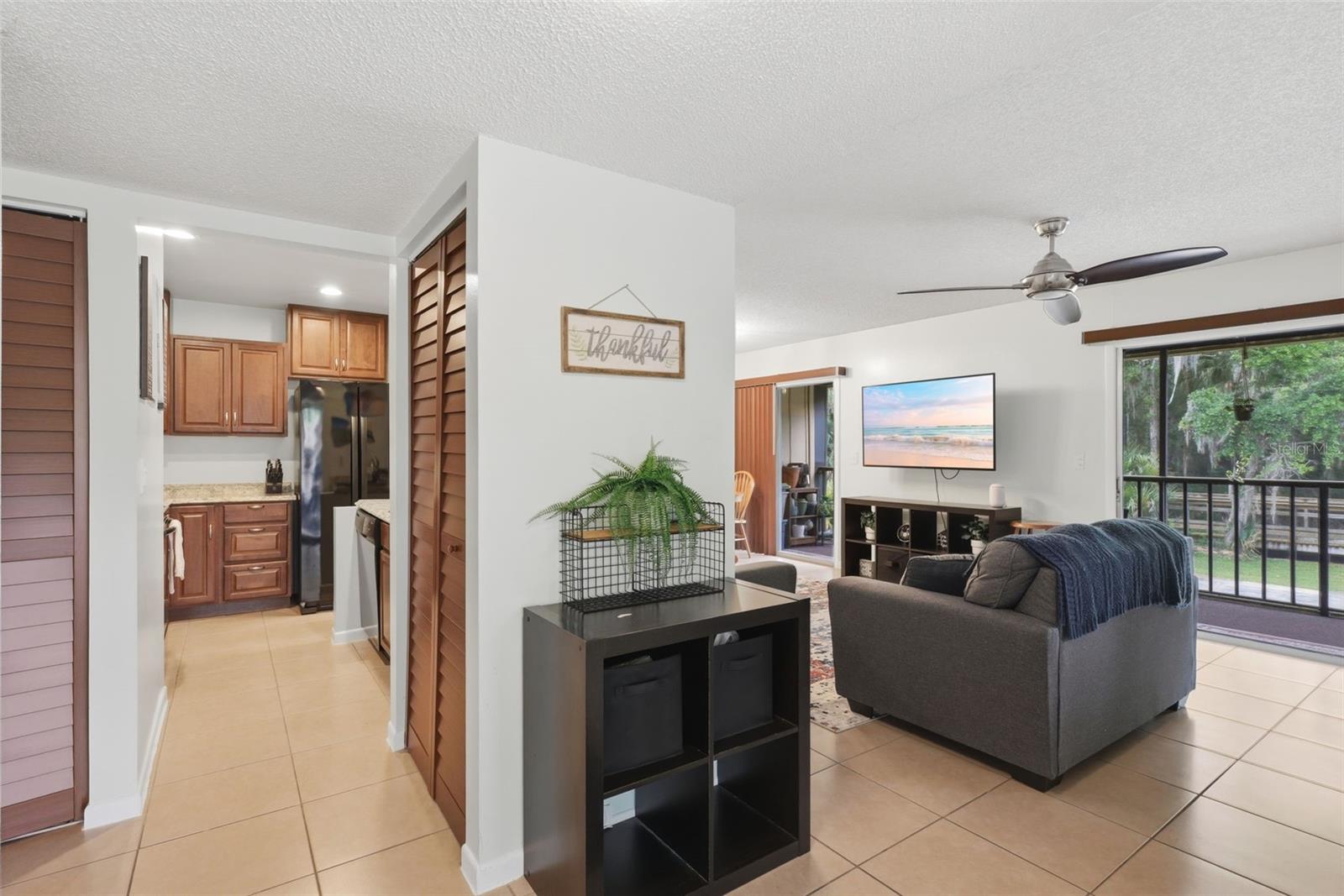 LAKESIDE CONDO APTS - Residential Lease