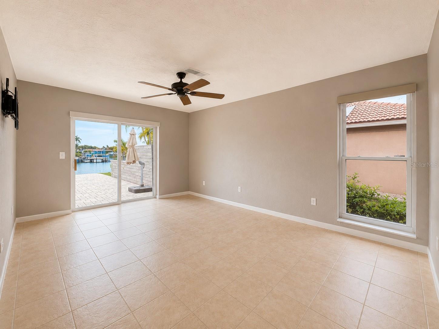 VENETIAN ISLES - Residential