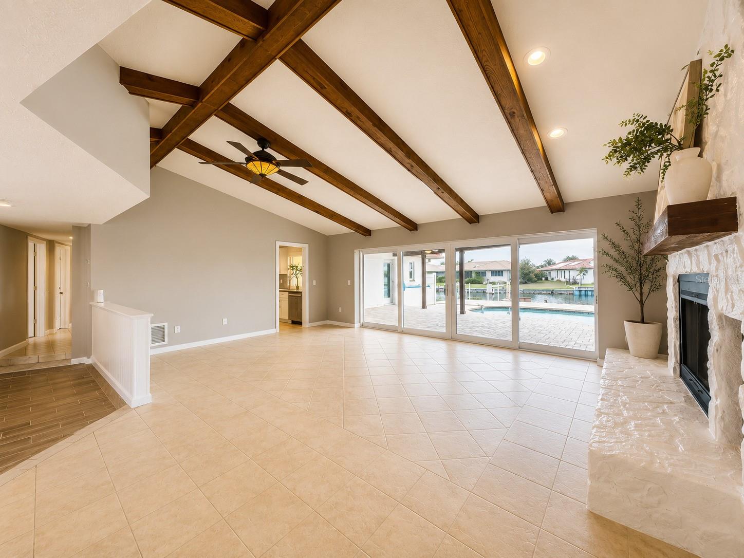 VENETIAN ISLES - Residential