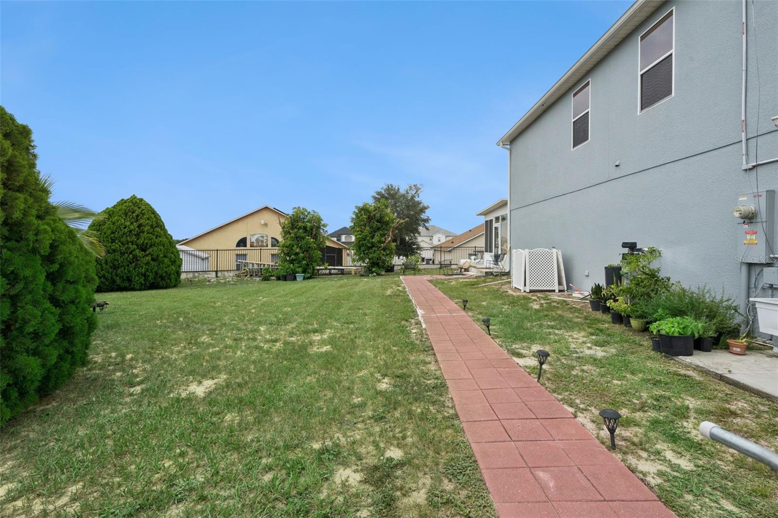 OAK LANDING UNIT 1 - Residential