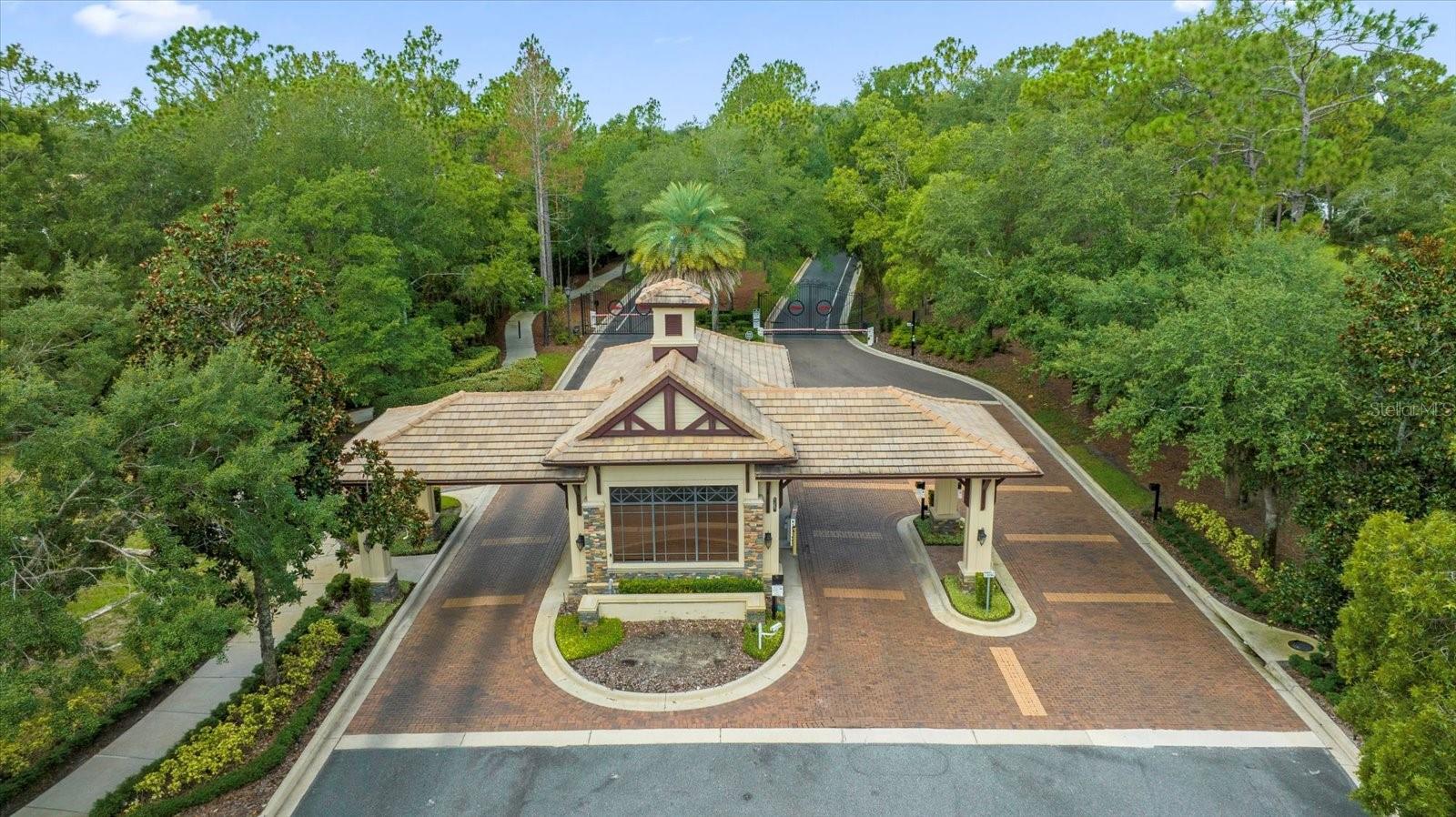 HEATHROW COUNTRY ESTATE - Residential