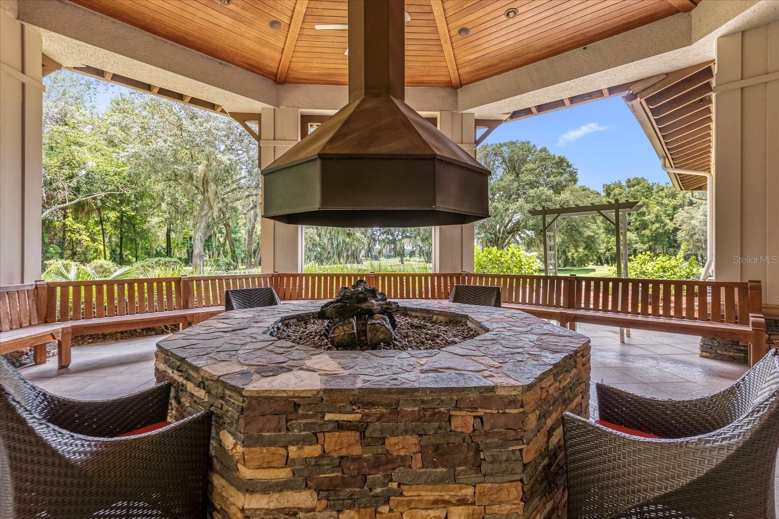 HEATHROW COUNTRY ESTATE - Residential