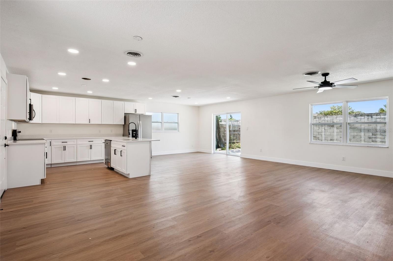 PARK MANOR ESTATES - Residential