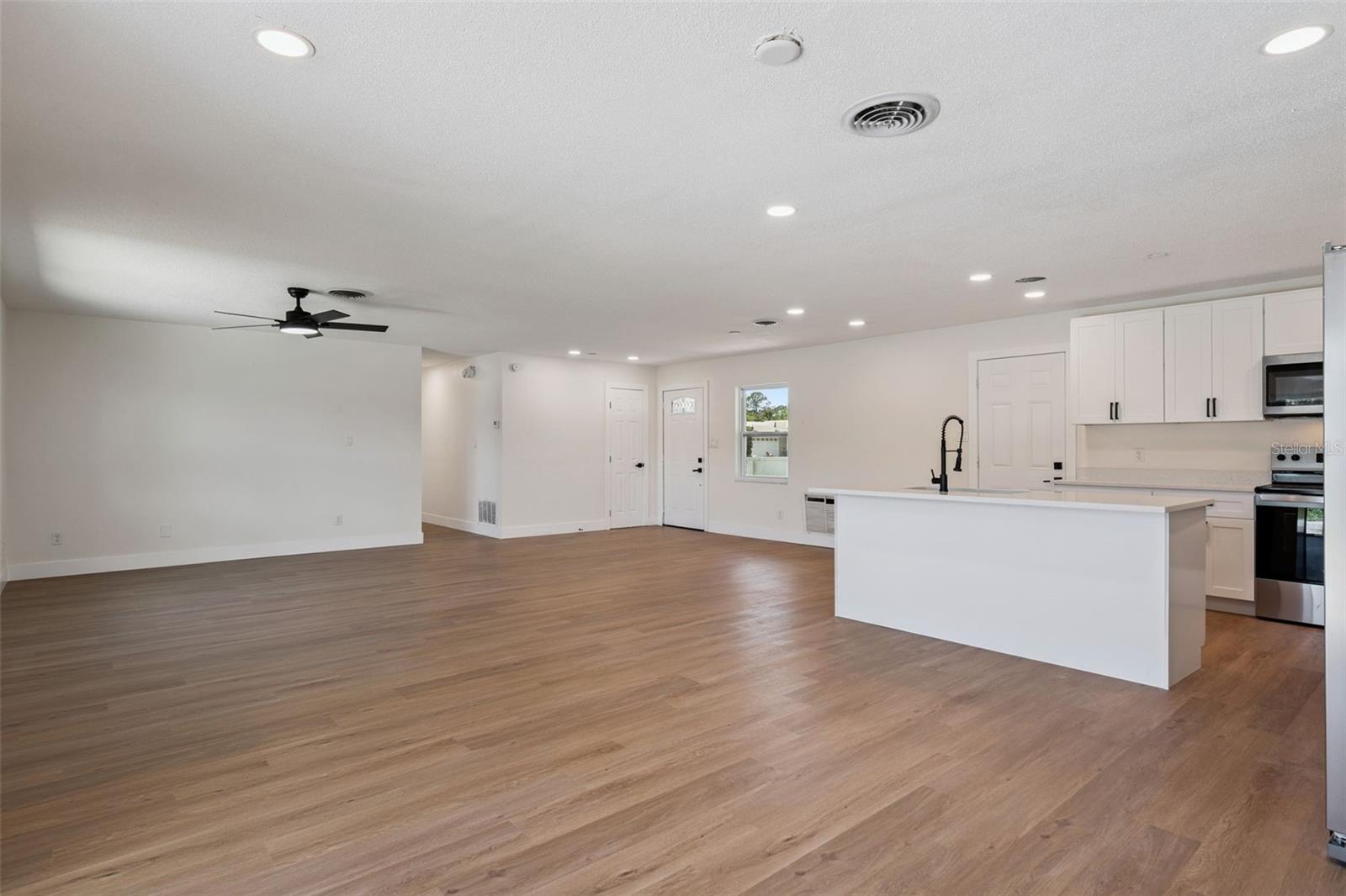PARK MANOR ESTATES - Residential