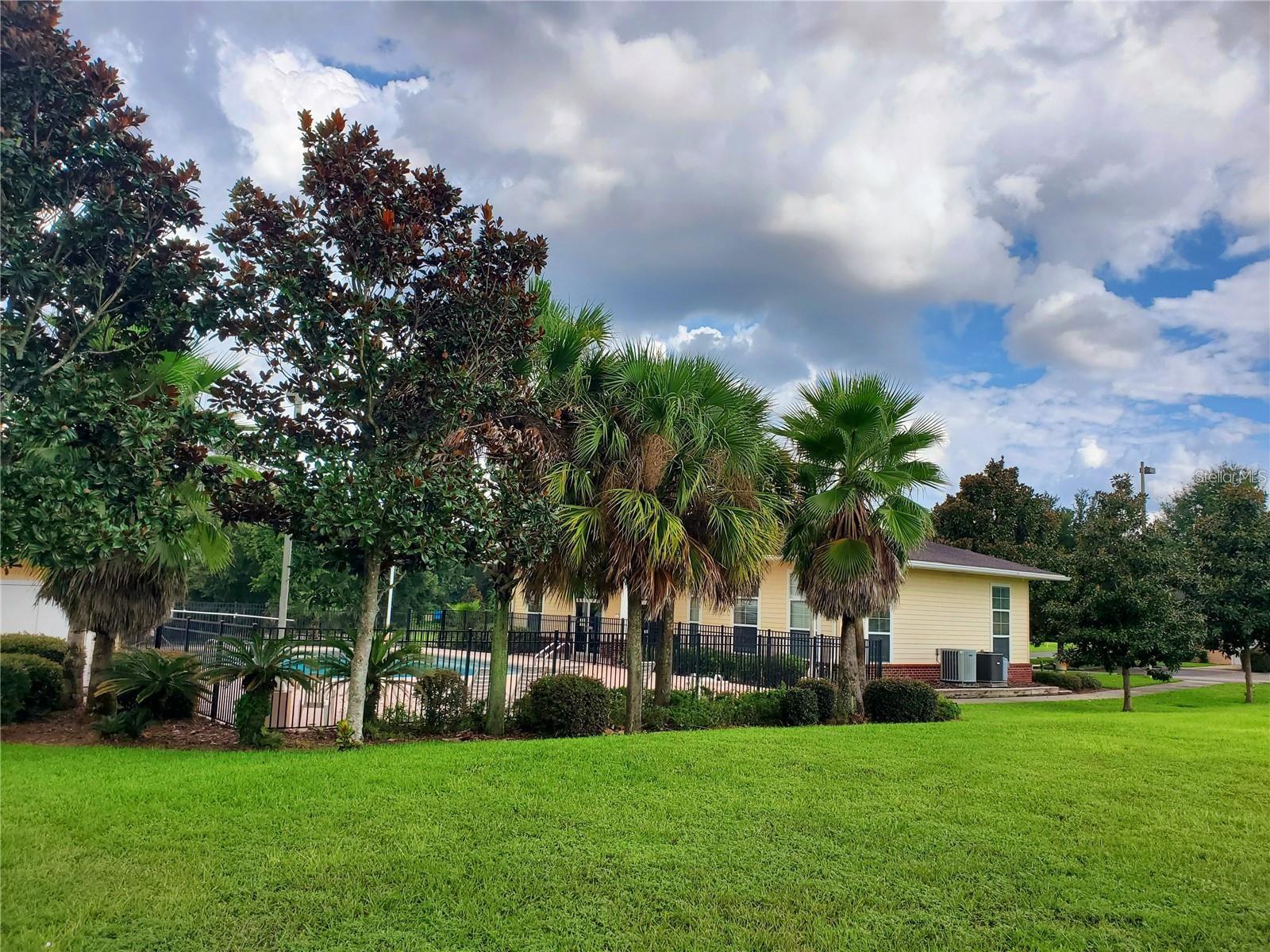 EAGLE TRACE TWNHMS A&B - Residential
