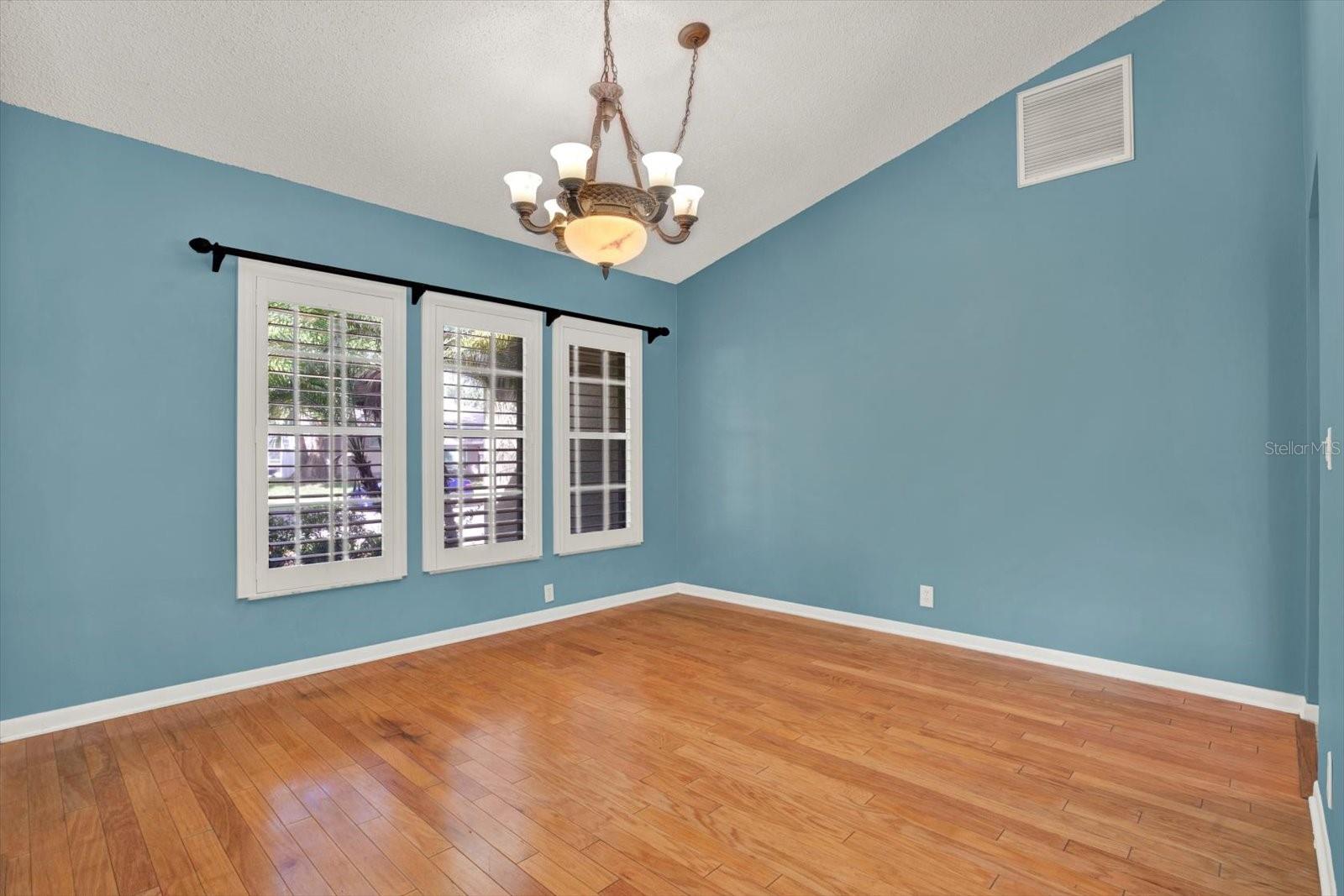 PIPERS MEADOW - Residential
