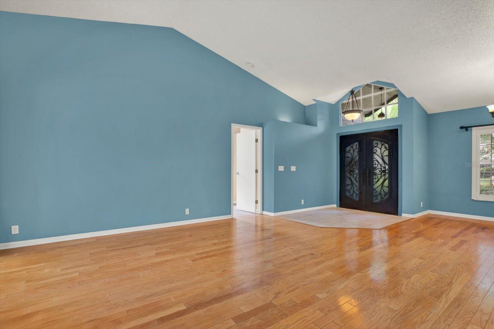 PIPERS MEADOW - Residential