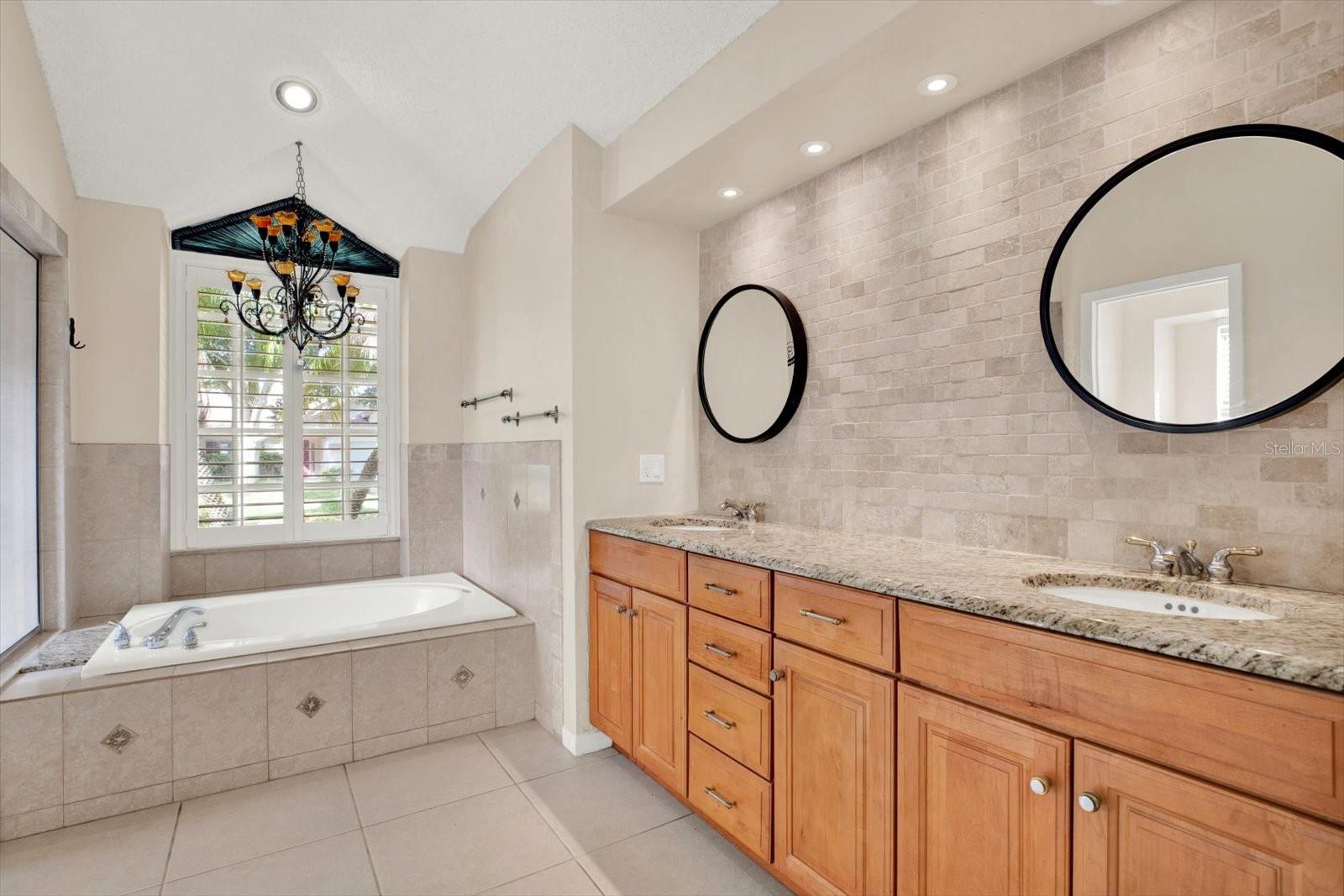 PIPERS MEADOW - Residential