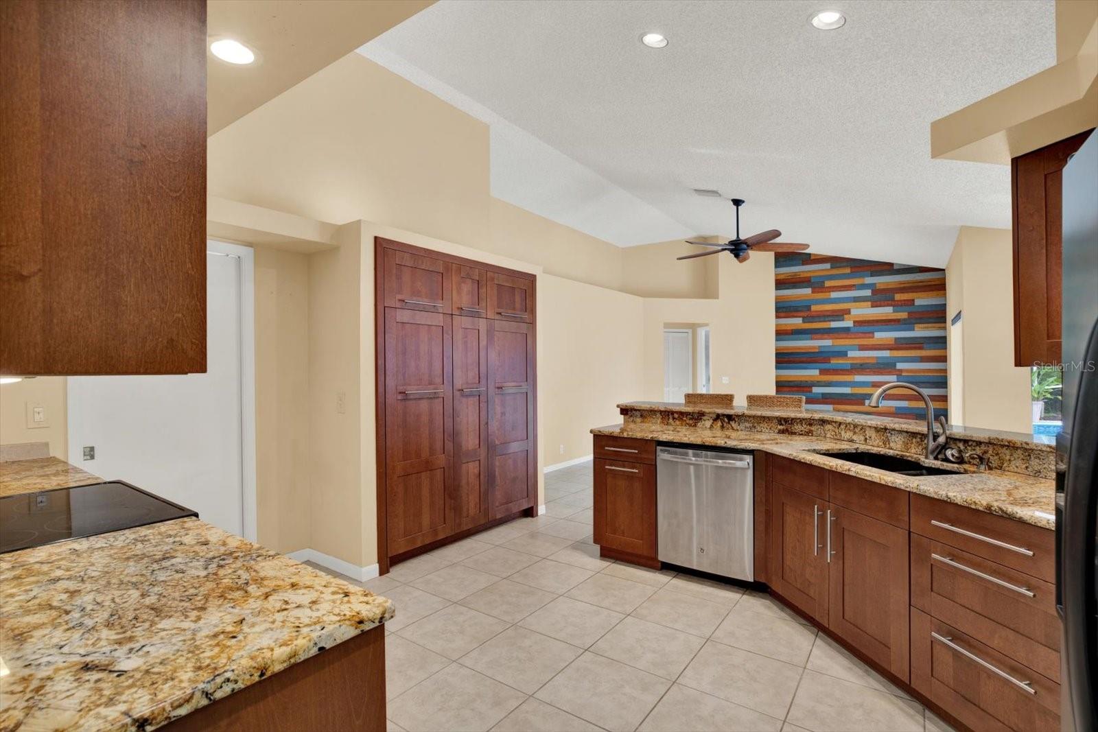 PIPERS MEADOW - Residential