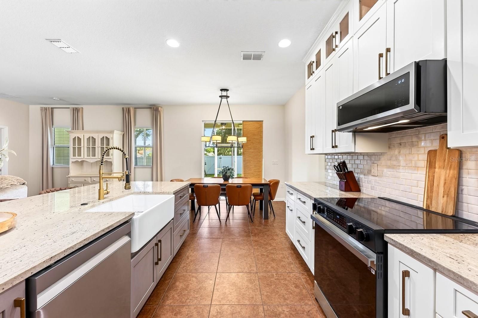 MALLORY SQUARE PH 01 - Residential