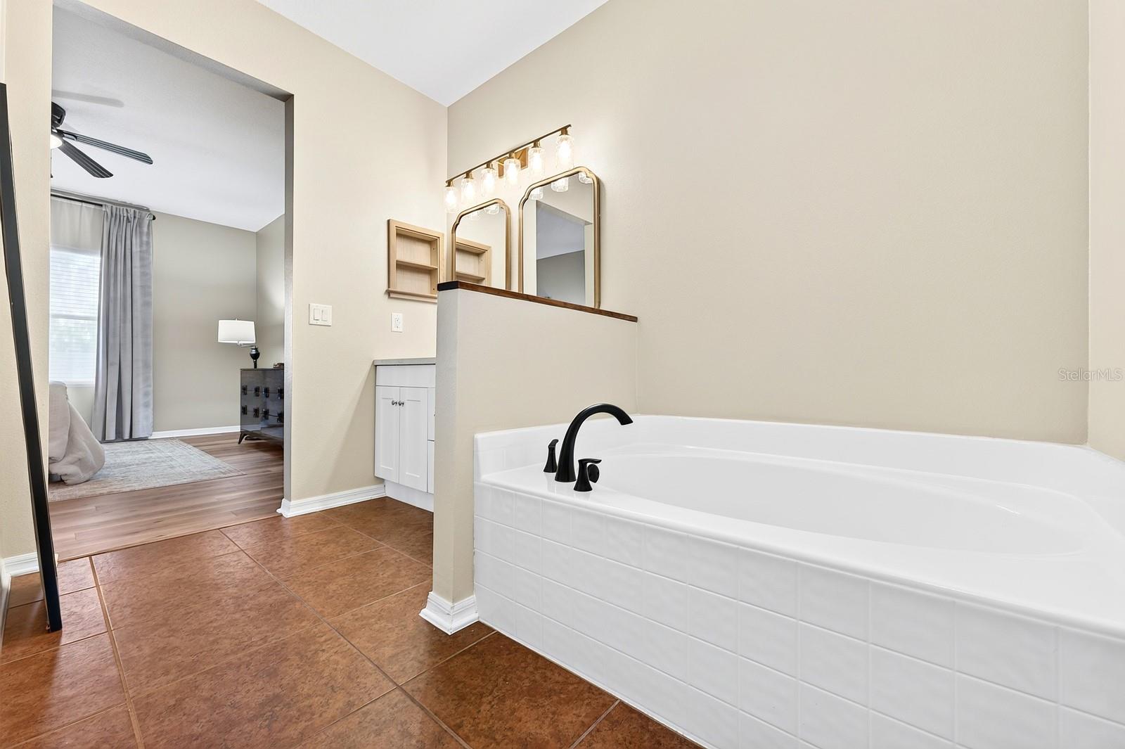 MALLORY SQUARE PH 01 - Residential