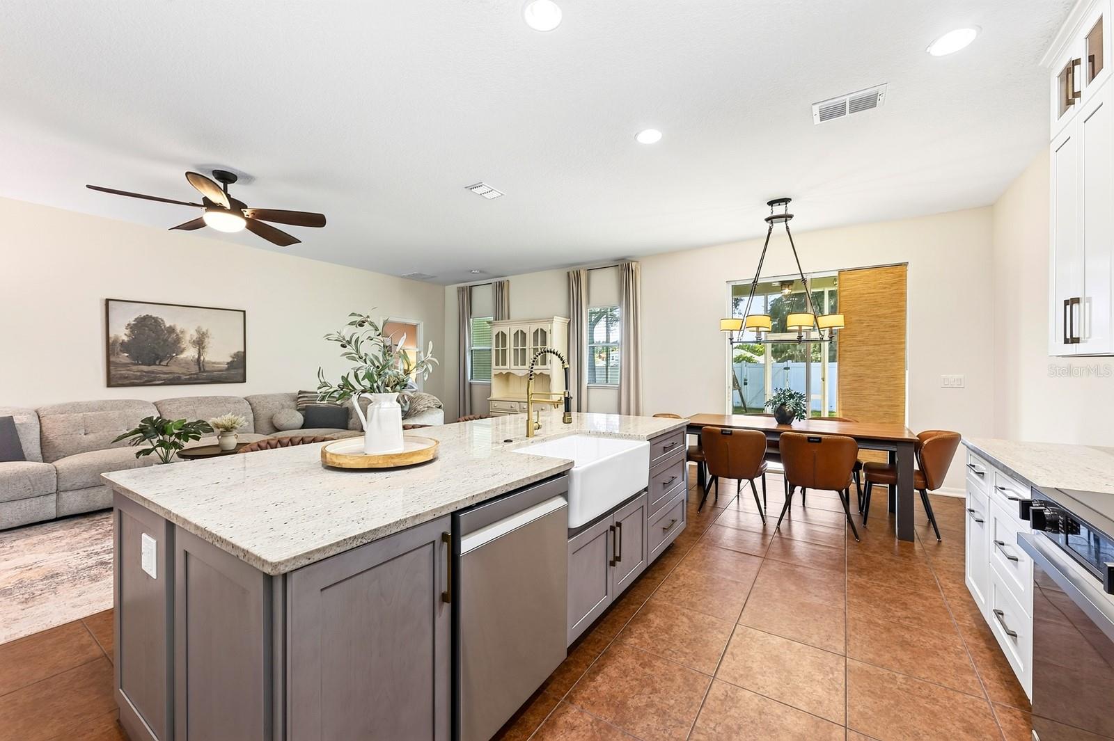 MALLORY SQUARE PH 01 - Residential