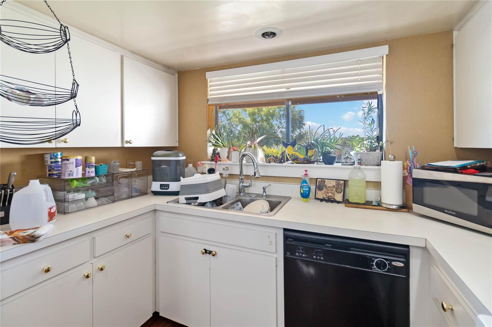ORIENTA POINT CONDO 1 - Residential