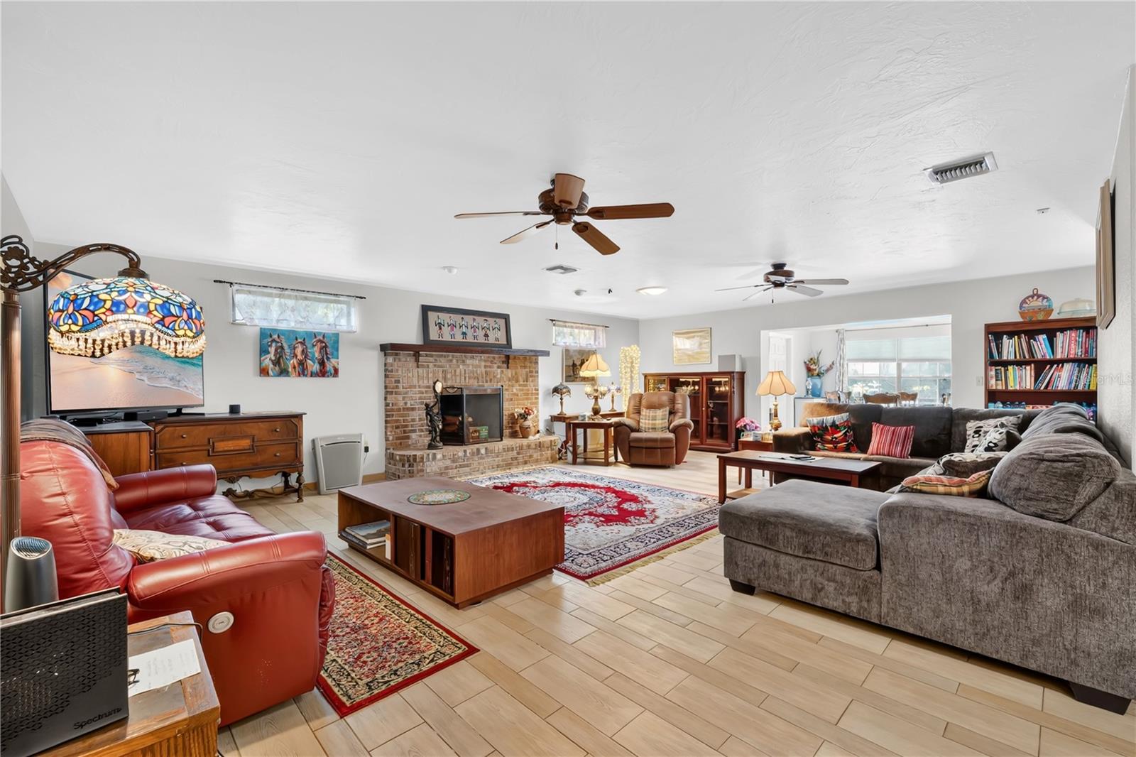 SPRING HILL - Residential